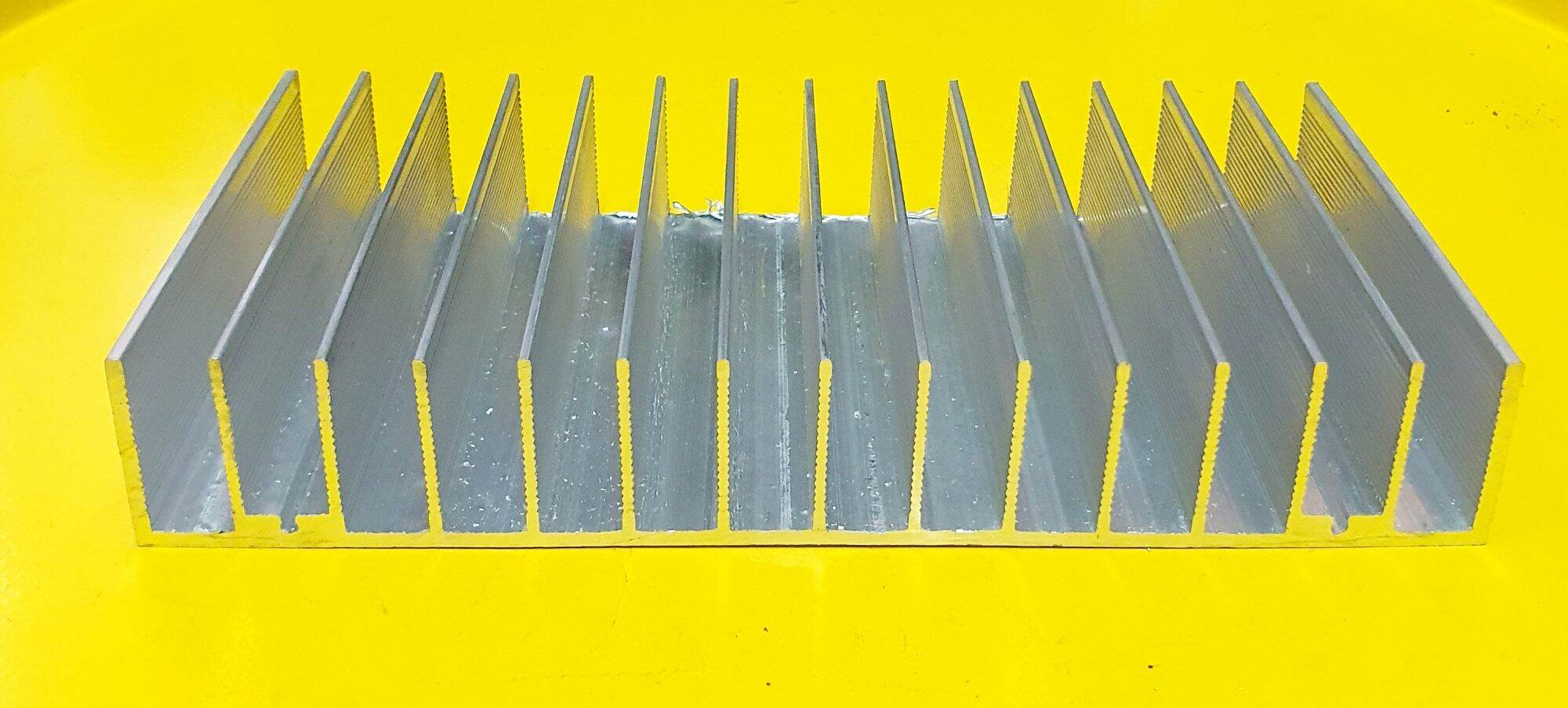 Tản nhiệt nhôm , bản 20 cm x 15 cánh / dài 10 cm + 15 cm + 20 cm / nhôm chất , bề mặt trắng mộc / vatlieu3s cung ứng tổng thể nhôm thanh .