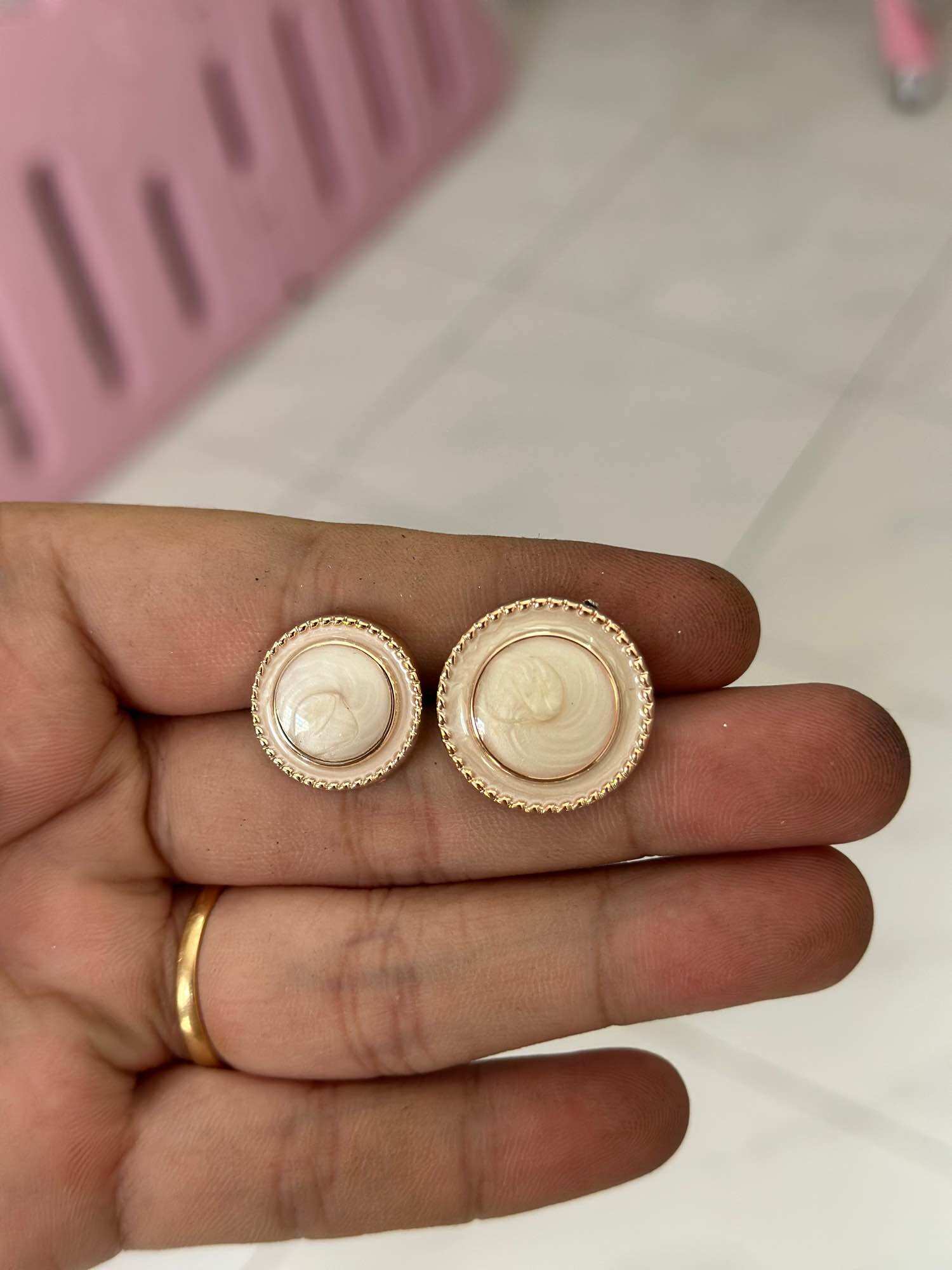 Sét 10 nút ngọc/đá mờ ẩn xoáy trắng