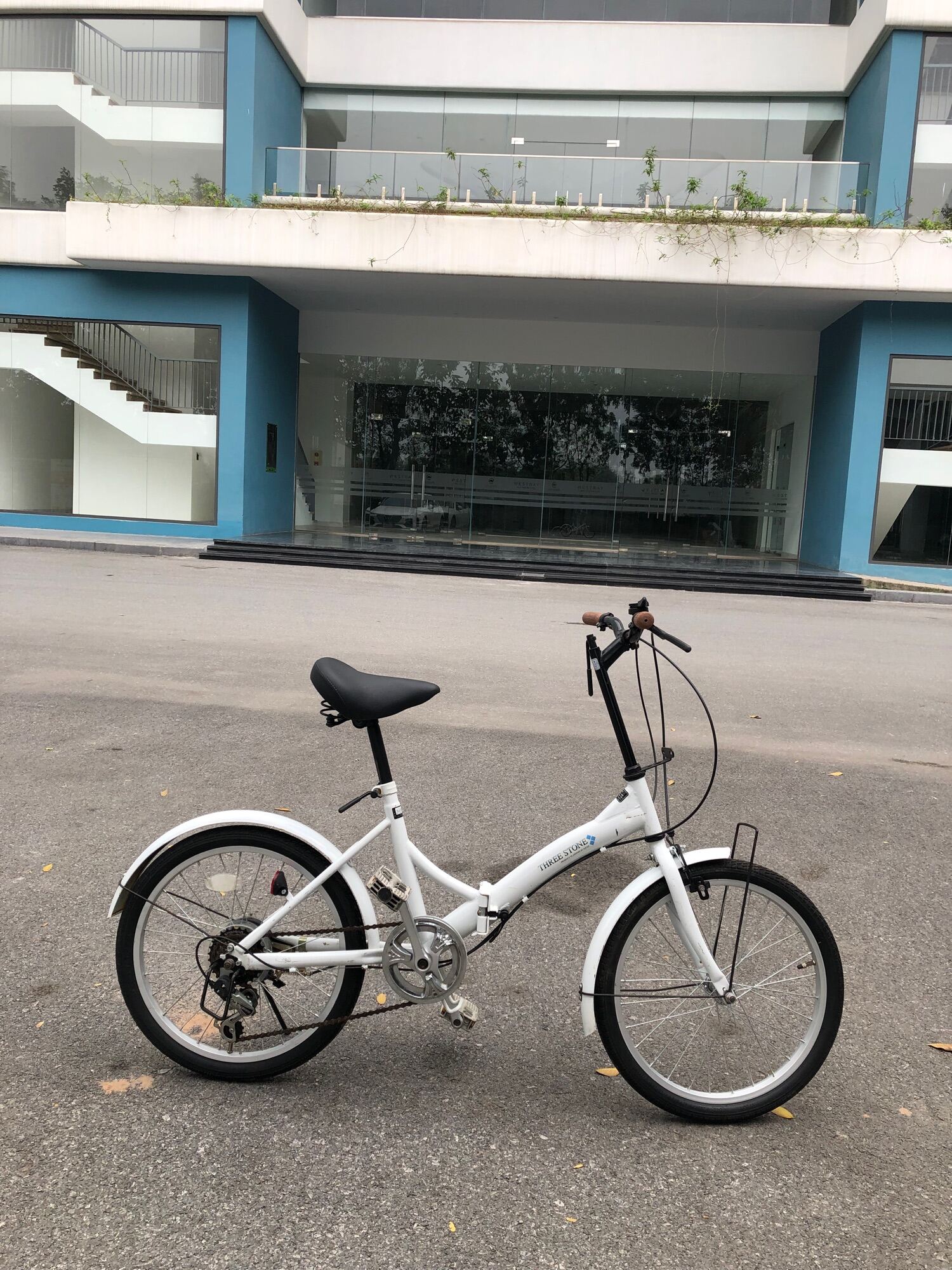 Xe đạp gấp Nhật bãi mầu trắng THREE STONE