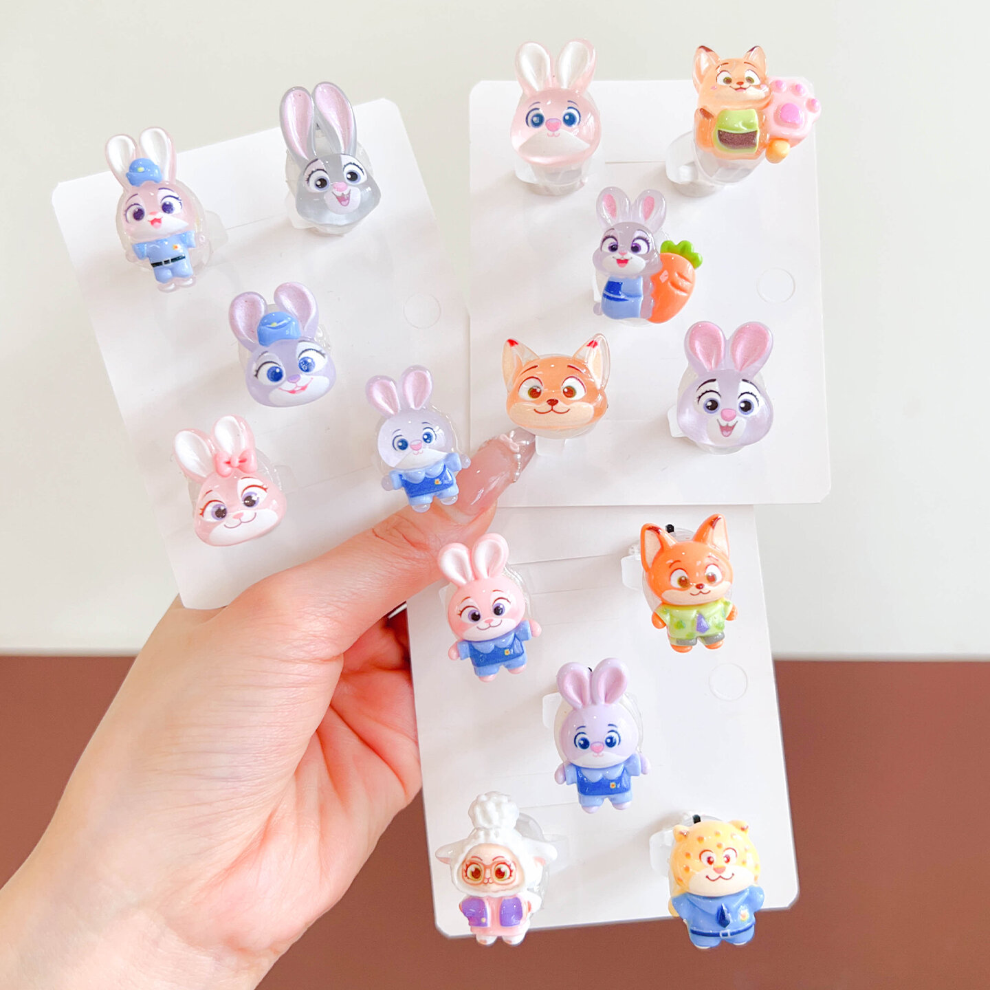 Bộ Nhẫn Dán Hình Cartoon Cho Bé Gái