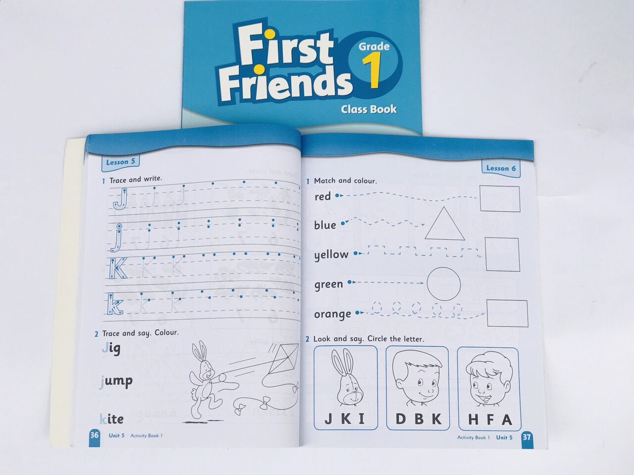 First friends 1st level 1,2 (gồm SB và WB) - tặng file mp3