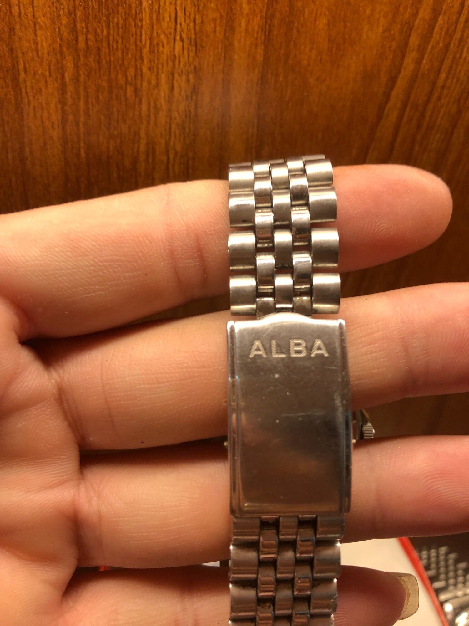 Đồng hồ nam hiệu ALBA JAPAN