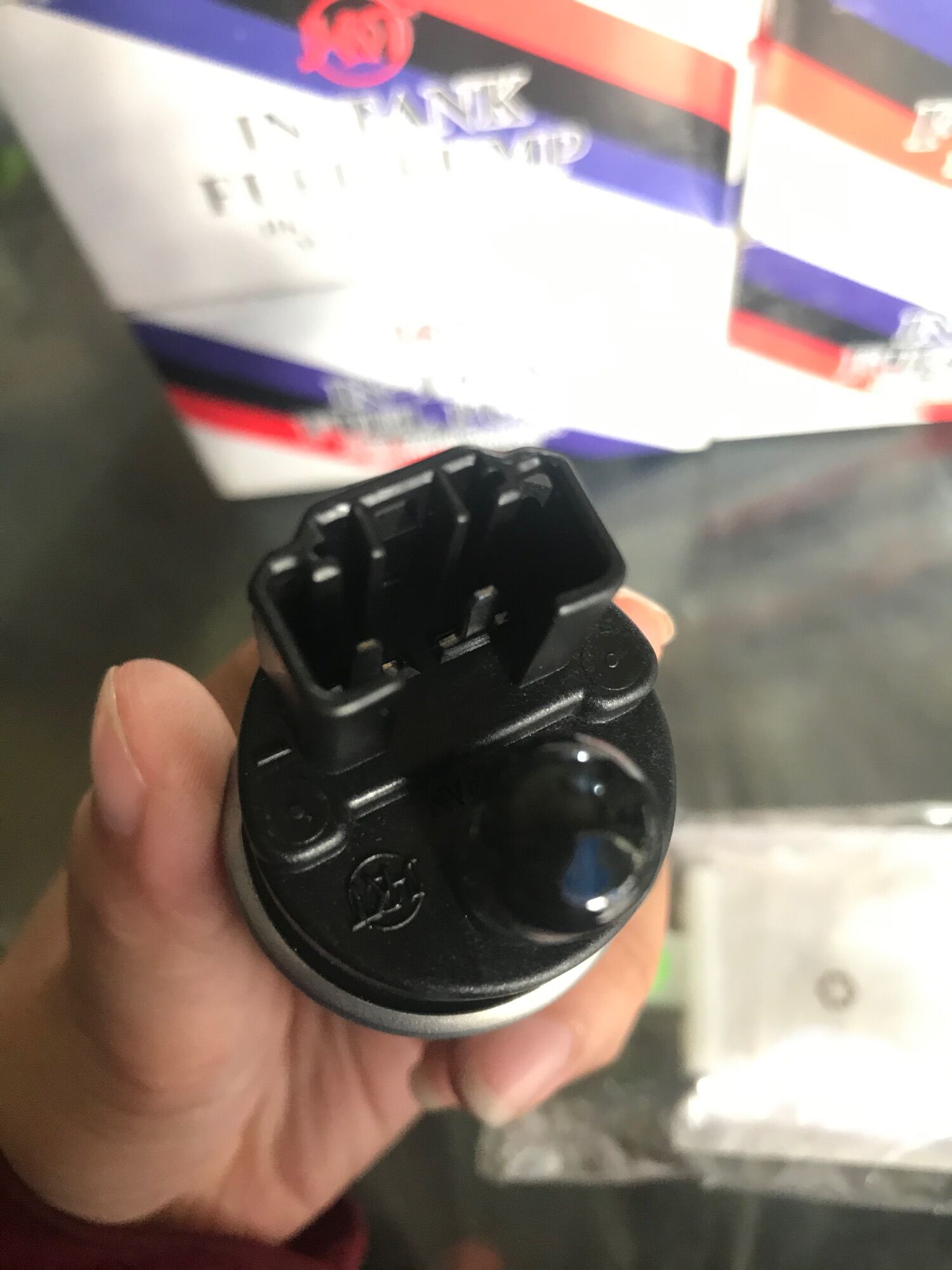 Bơm xăng hkt made in japan
