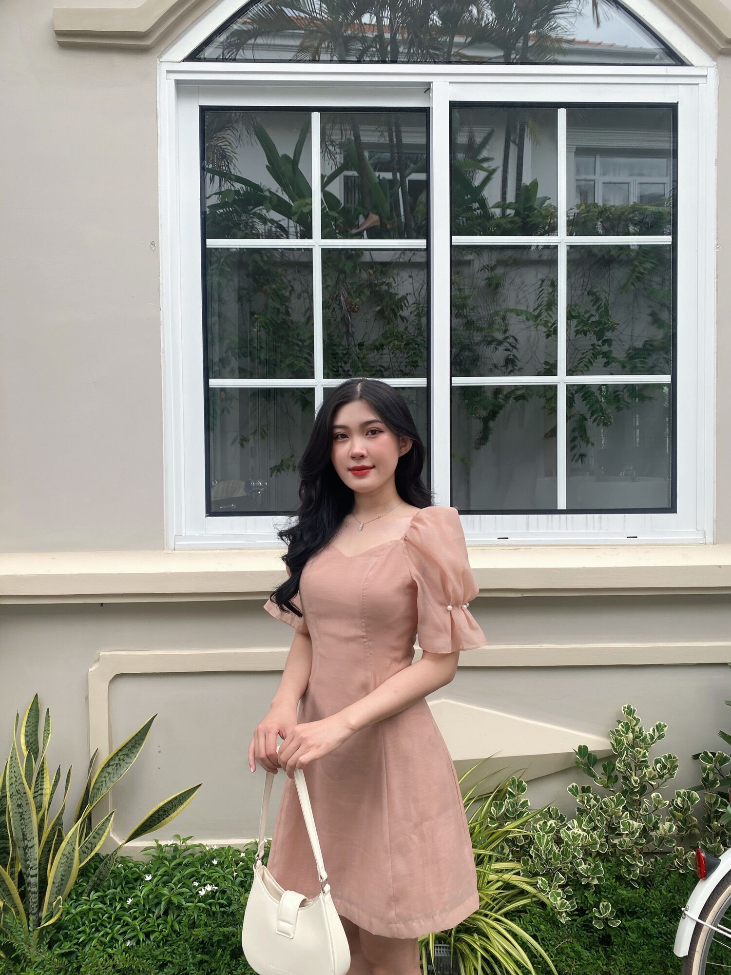 Lalla - đầm tơ xoè nhẹ tay ngắn cổ tim nữ