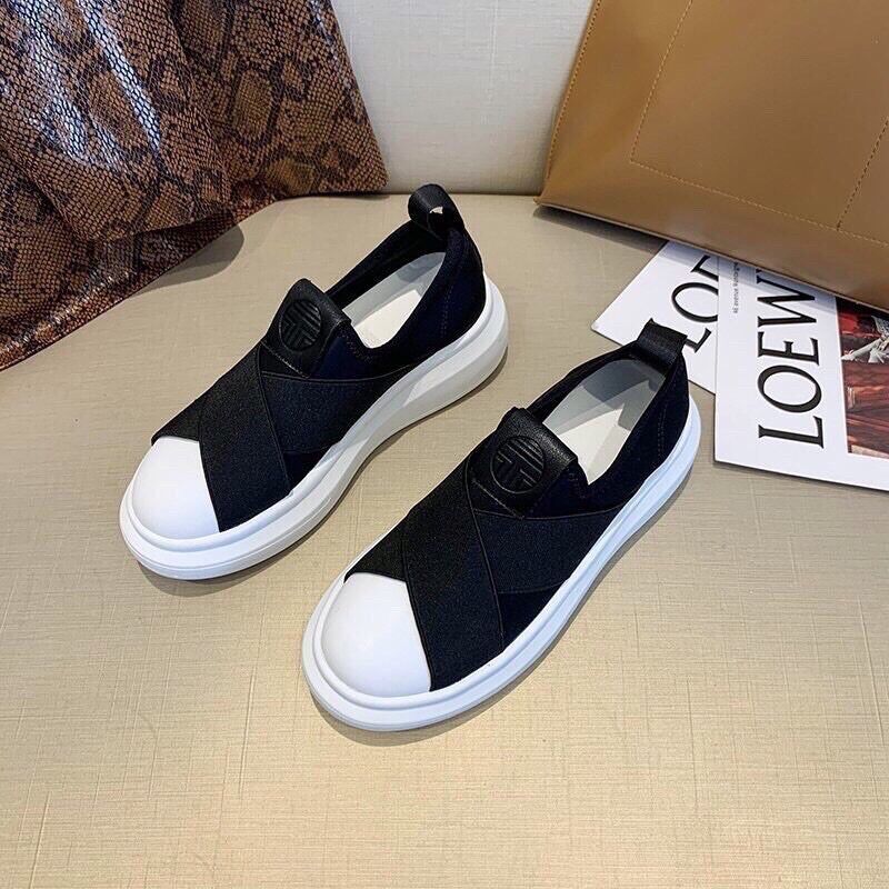 GIÀY SLIP ON QUAI CHÉO CHUN X (Giày Slip on đế trắng - đế hơi )