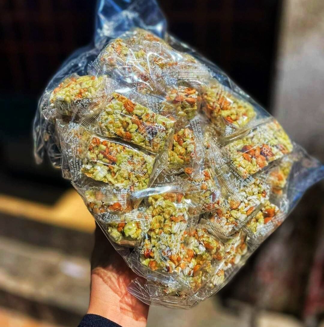 Cốm nếp dứa Lâm An loại 1 , KL 500g (Cốm nếp dứa nước cốt dừa đậu phộng siêu giòn)