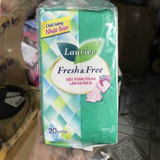 Băng vệ sinh Laurier có cánh (bịch 20 miếng)