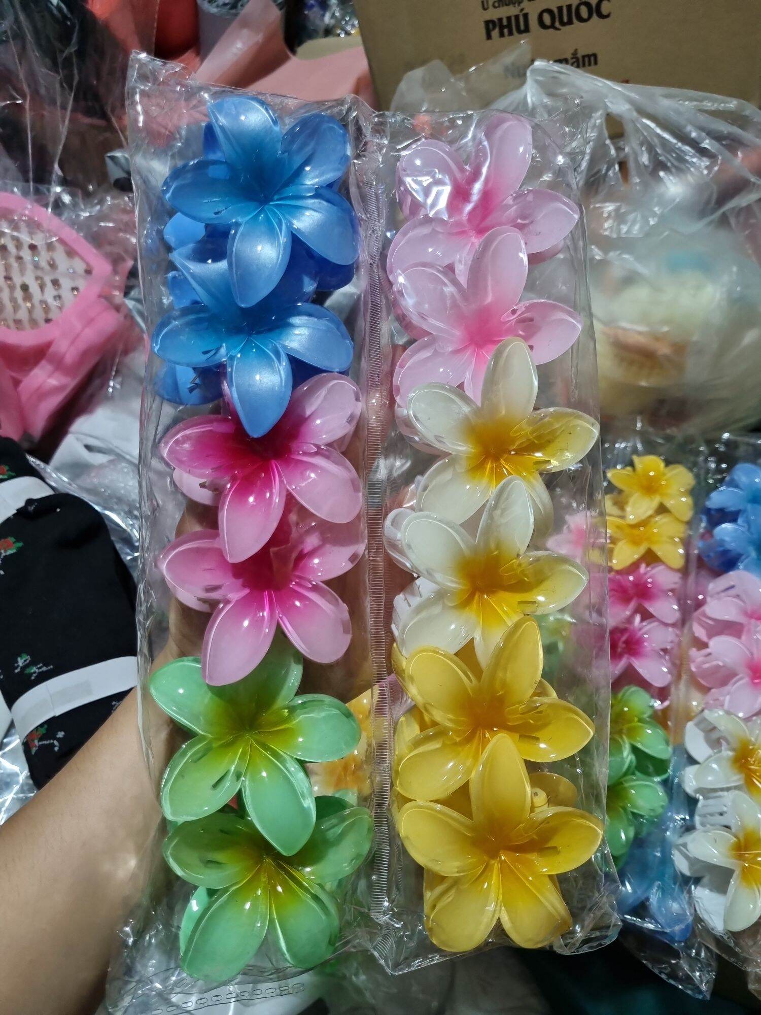 Sỉ lốc 12 chiếc kẹp hoa sứ 4cm,6cm,8cm