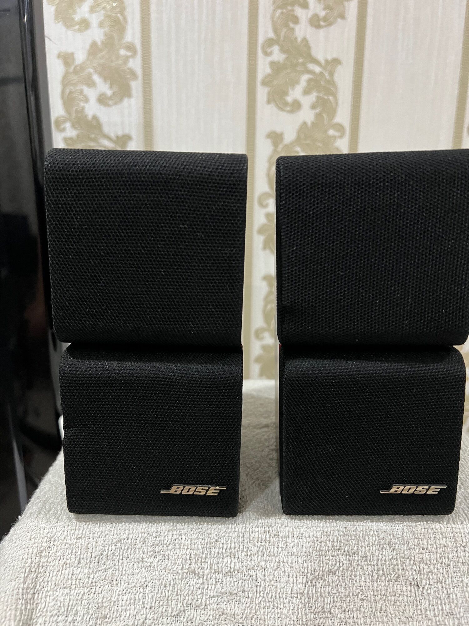 Cặp loa Bose cube hàng đấu giá Nhật
