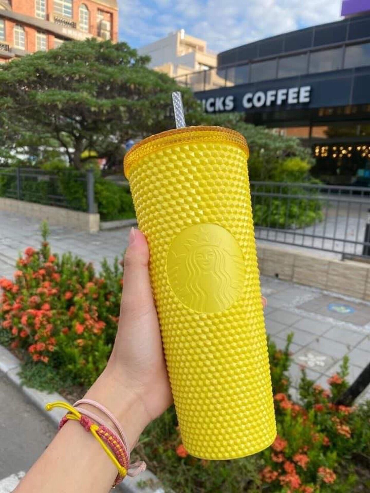 Ly gai Studded Starbucks Taiwan 710ml