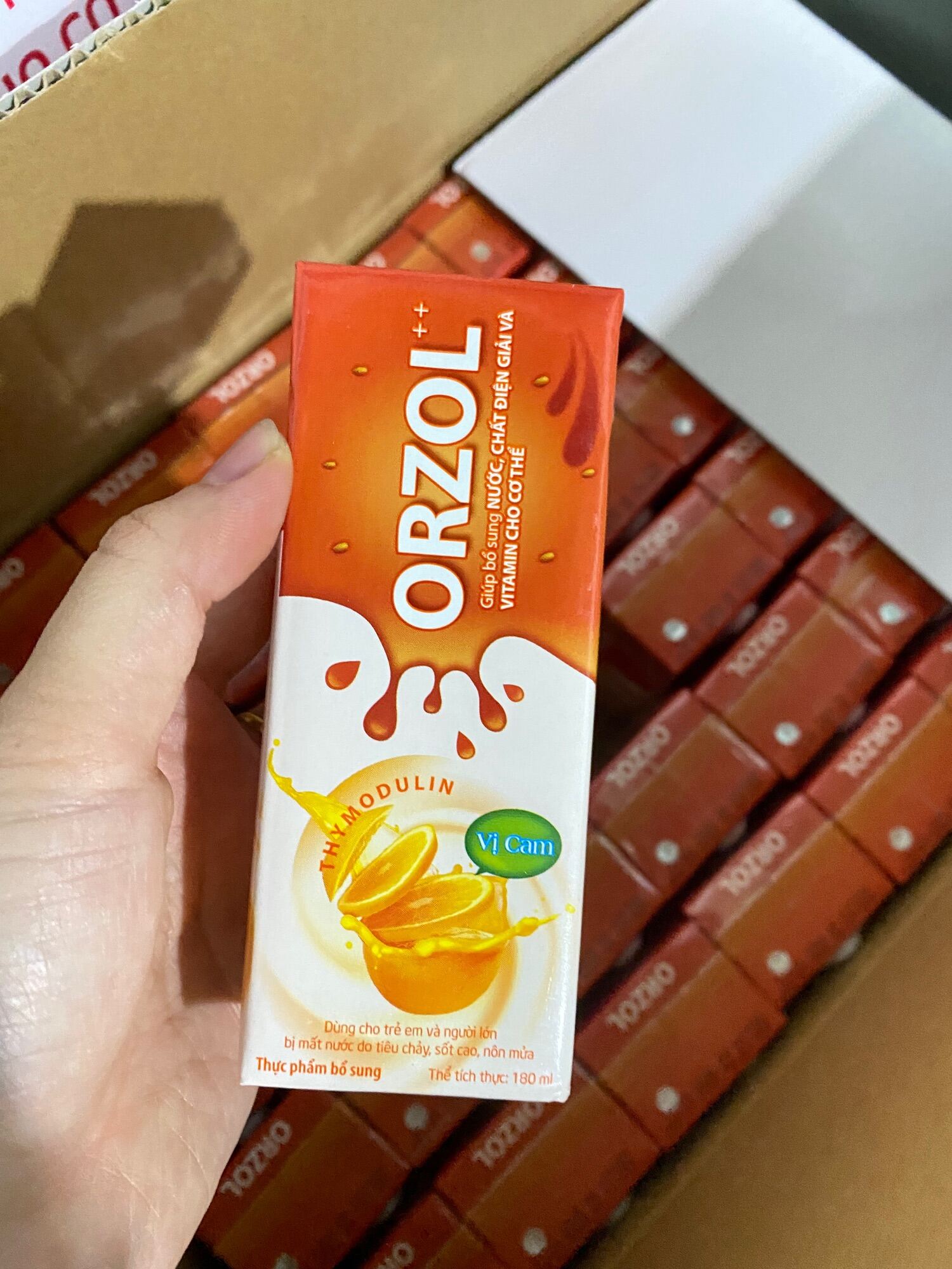 ORZOL vị dâu 180ml - Bổ sung nước chất điện giải và vitamin cho cơ thể