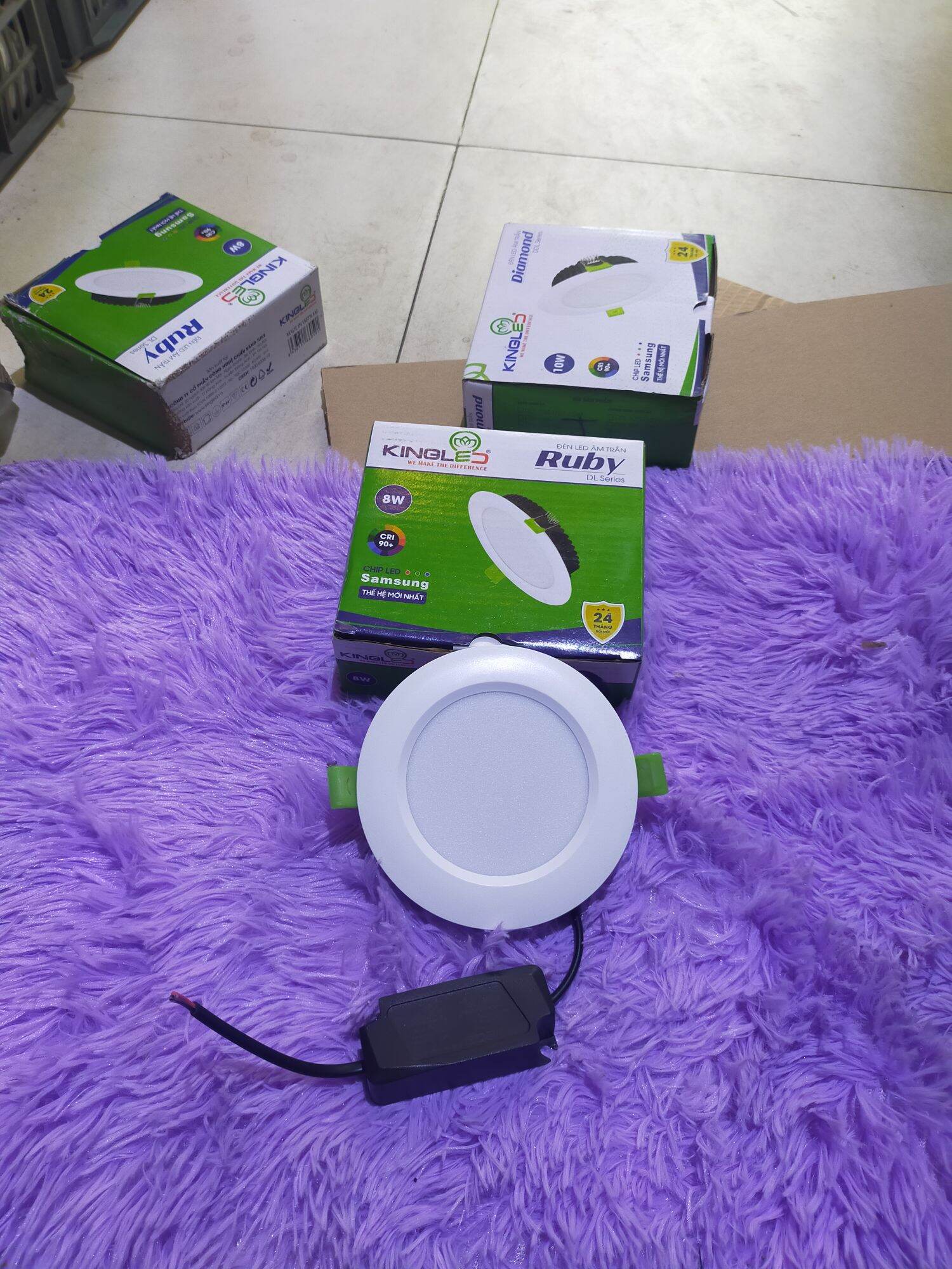 Âm trần kingled 8w-d90