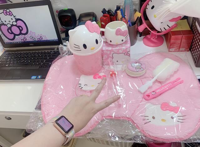 Thảm nơ Hello Kitty