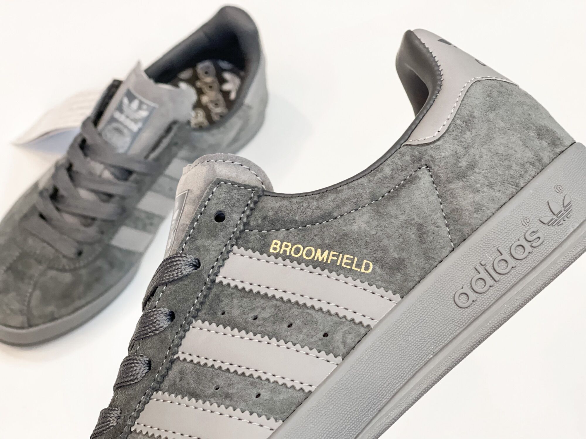 [HCM]Giày Sneakers nam da lộn cao cấp êm nhẹ (xám chuột)