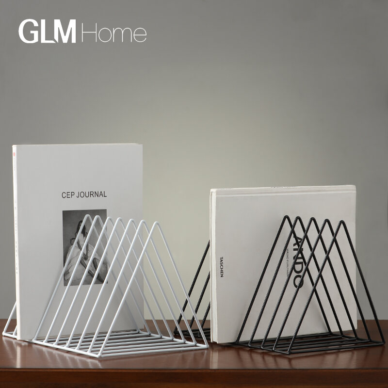 Kệ Sách Tam Giác Sắt Nghệ Thuật Đơn Giản Bắc Âu Kệ Báo Tạp Chí Giá Đựng Đồ Trang Trí Để Bàn Phòng Khách Phòng Đọc Sách Giá Sách