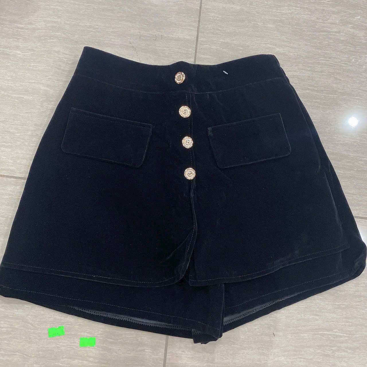 Quần váy Nhung mịn phối 4 khuy - M907