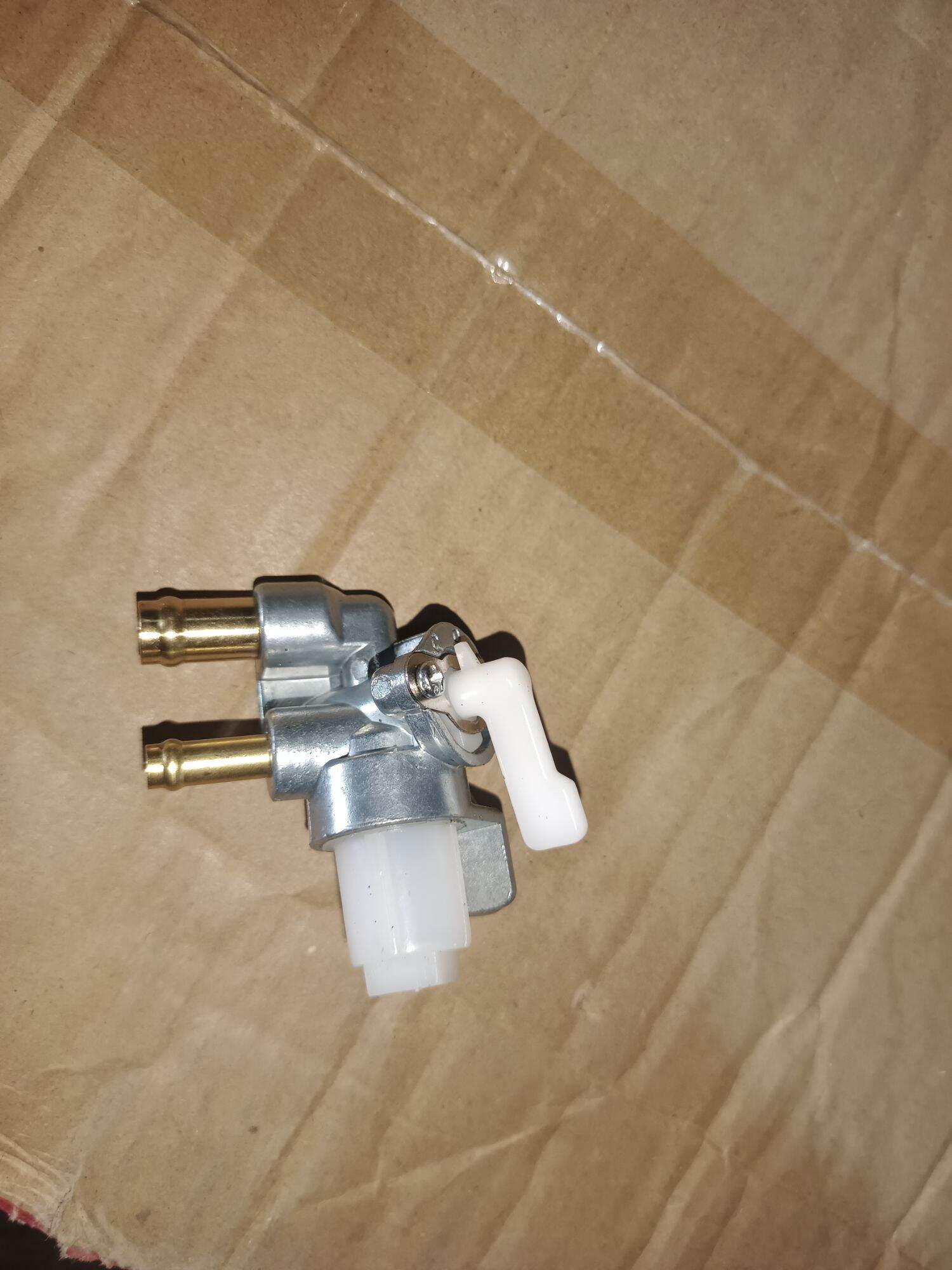 đùm khoá xăng máy VANGUARD 6hp mitsu GM181