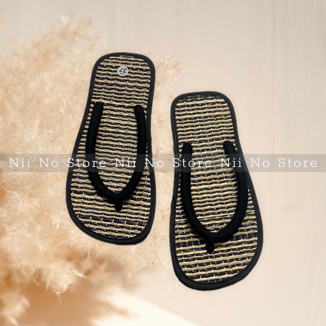 Dép chiếu cói màu đen quai nhung
