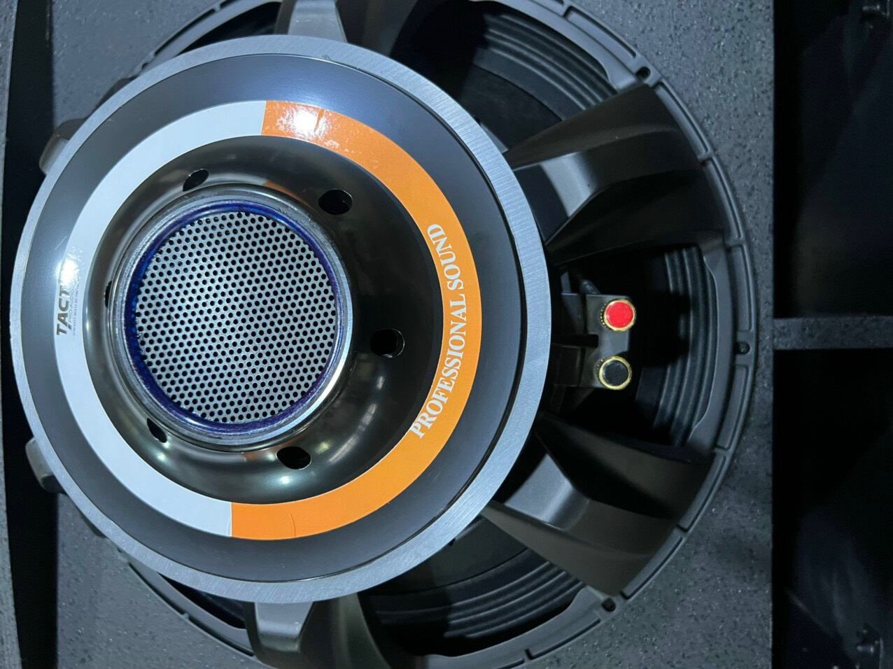 Loa sub tact 40 1056 pro