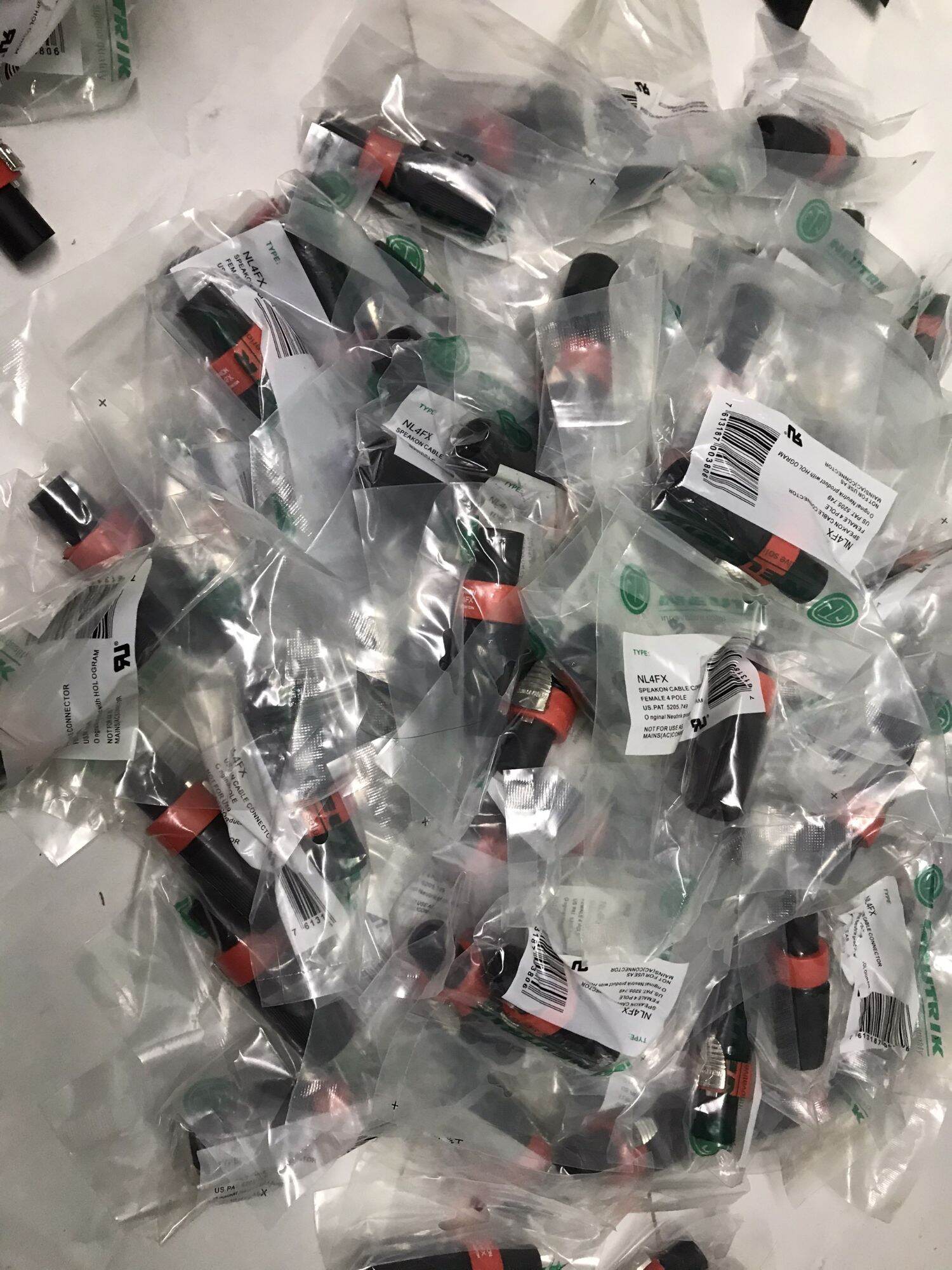 Jack loa sân khấu Neutrik cao cấp