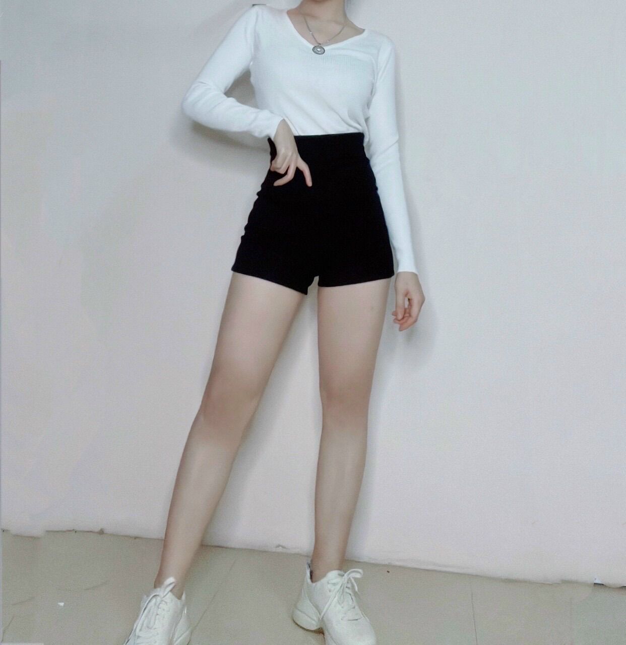 Quần umi co giãn khóa sau .023 Quần đùi sooc nữ chất umi loại 1 sịn sò .quần short co dãn thấm hút tốt ,thoáng mát ,lưng cao tôn dáng che khuyết điểm