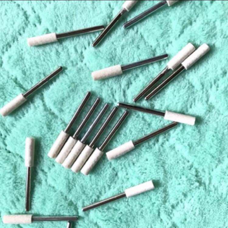 Trụ nỉ đánh bóng 4mm cán 3mm