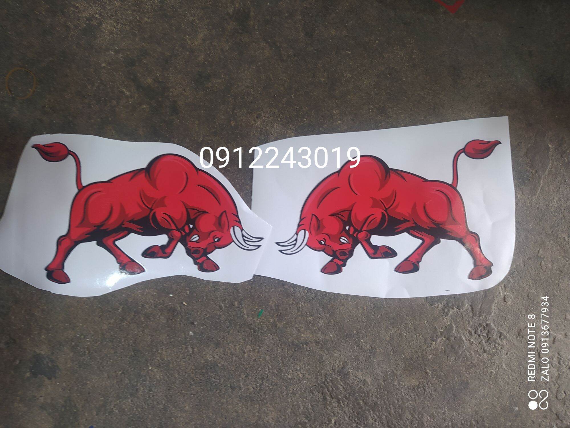 Cặp tem decal bò tót dán xe