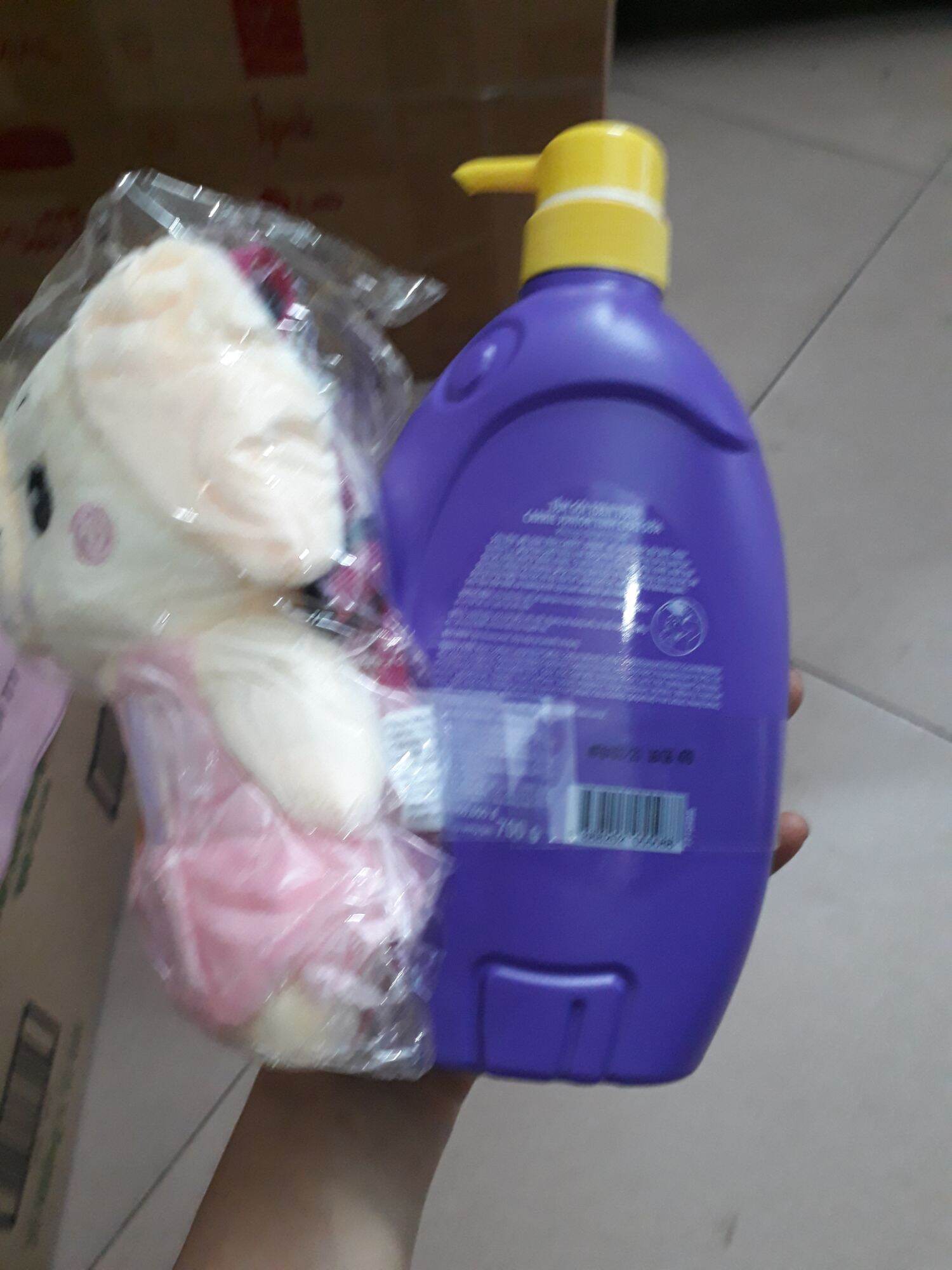 Tắm gội Carrie 700ml