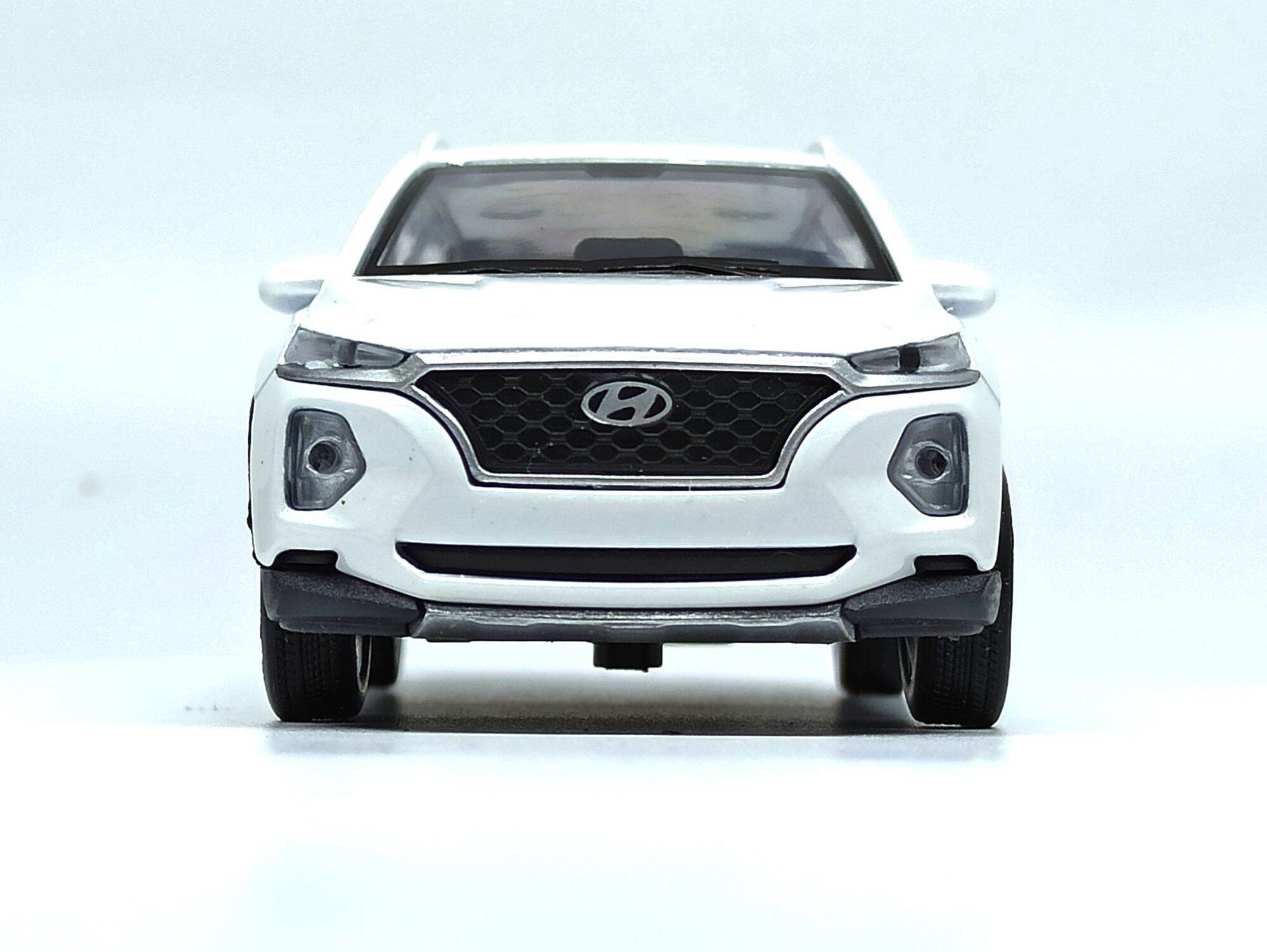 Mô hình xe Hyundai Santa Fe 2019