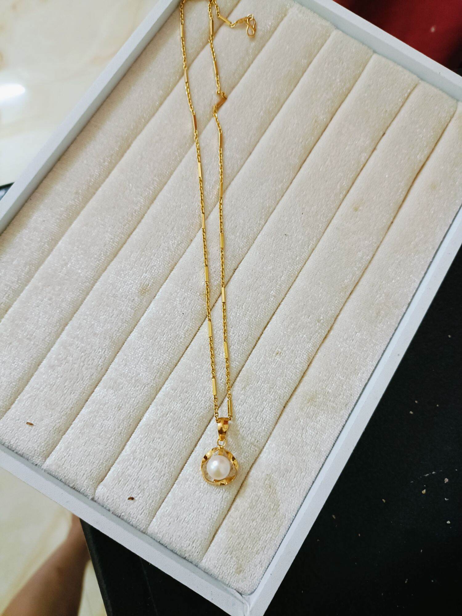 Dây chuyền nữ có mặt vàng tây non tuổi