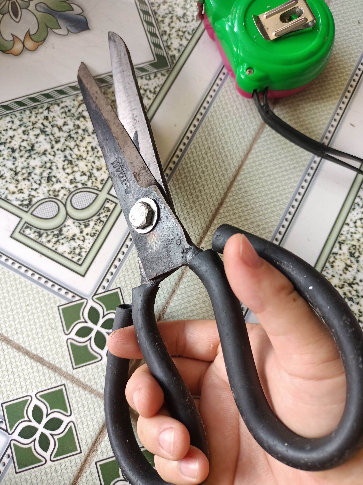 Super Sharp Fish-Cutting Scissors