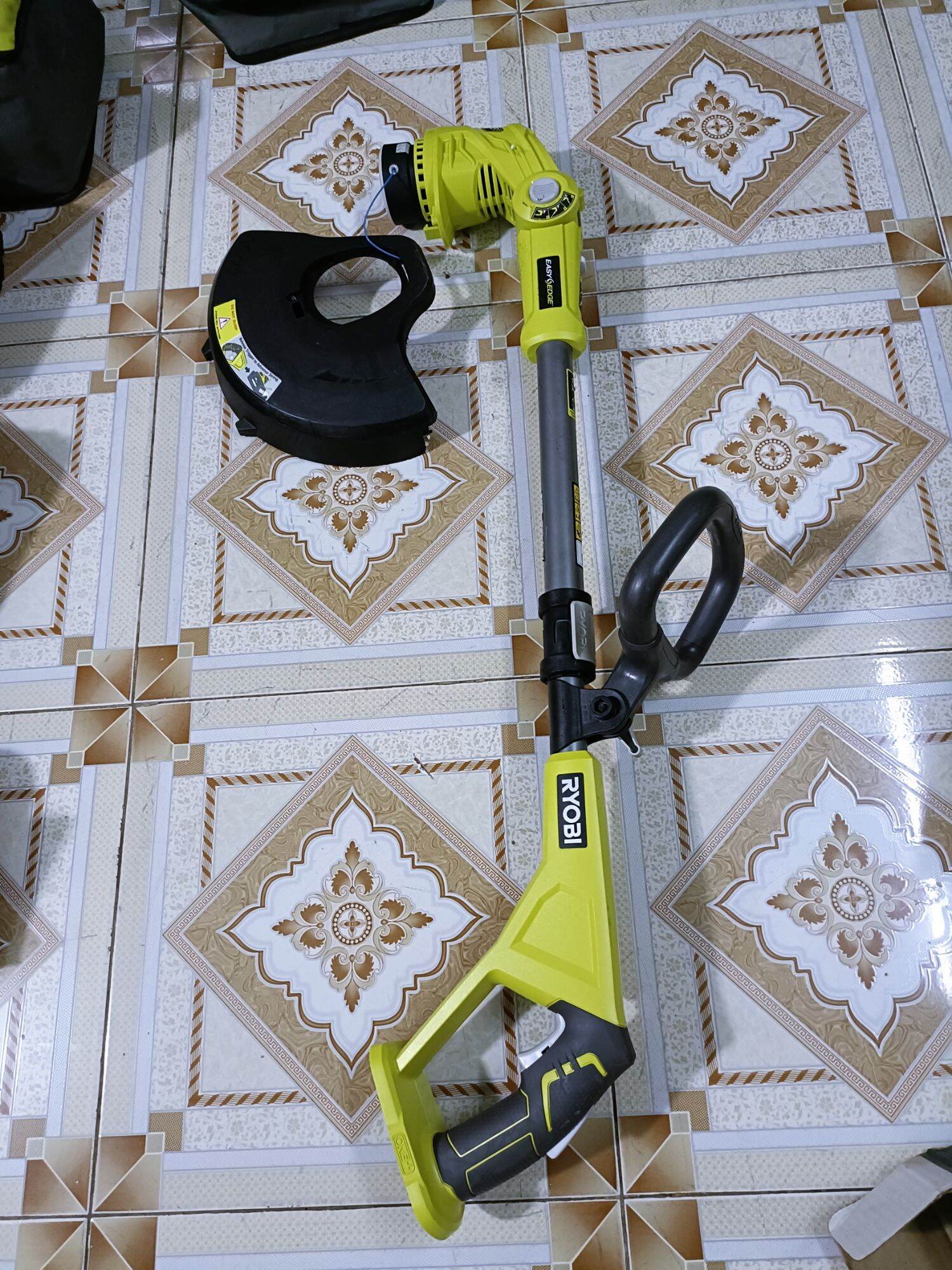 MÁY CẮT CỎ RYOBI 18V