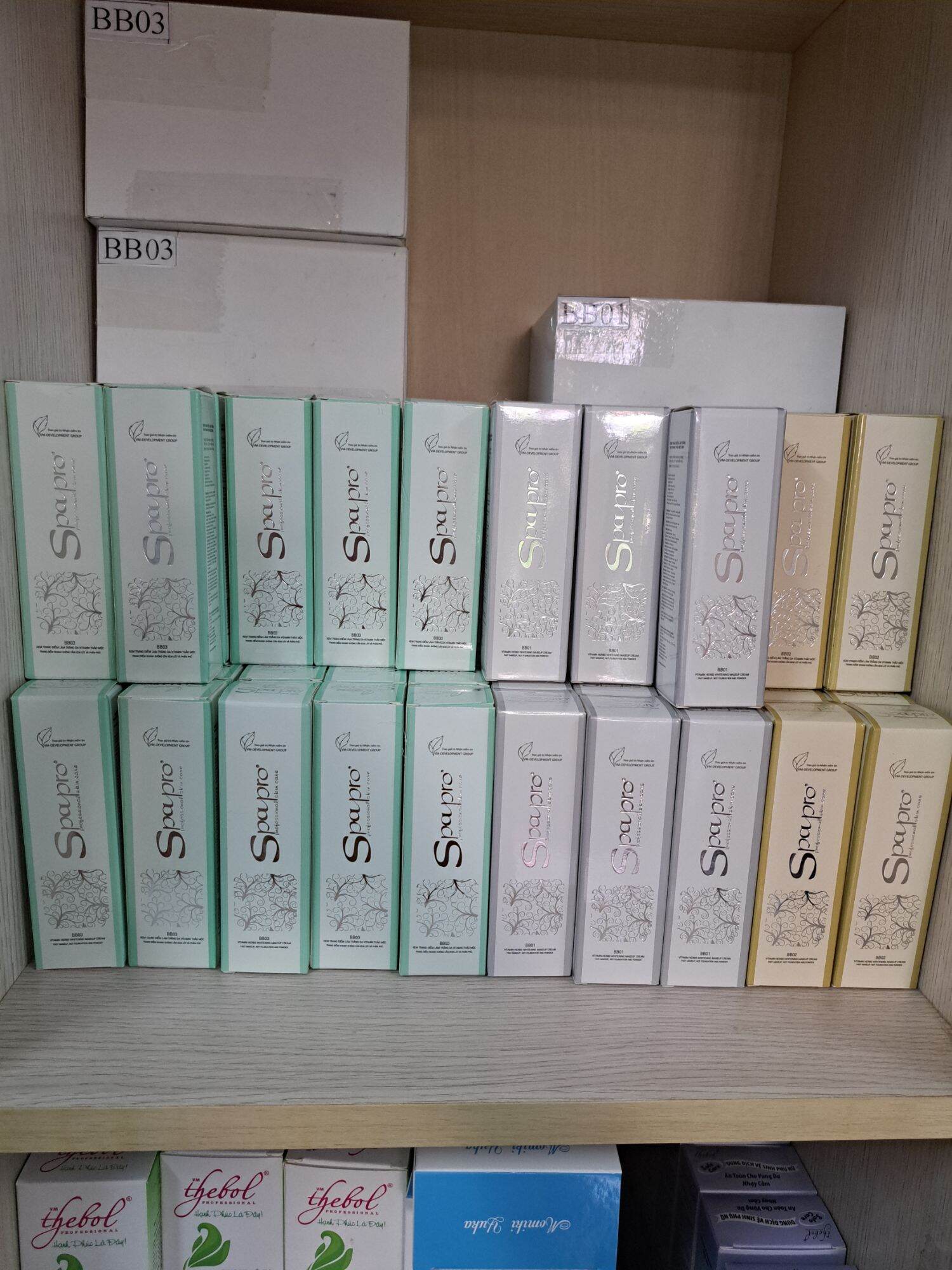 Kem trang điểm làm trắng da vitamin thảo mộc bb spapro 40gr không cần kem lót và kem phủ