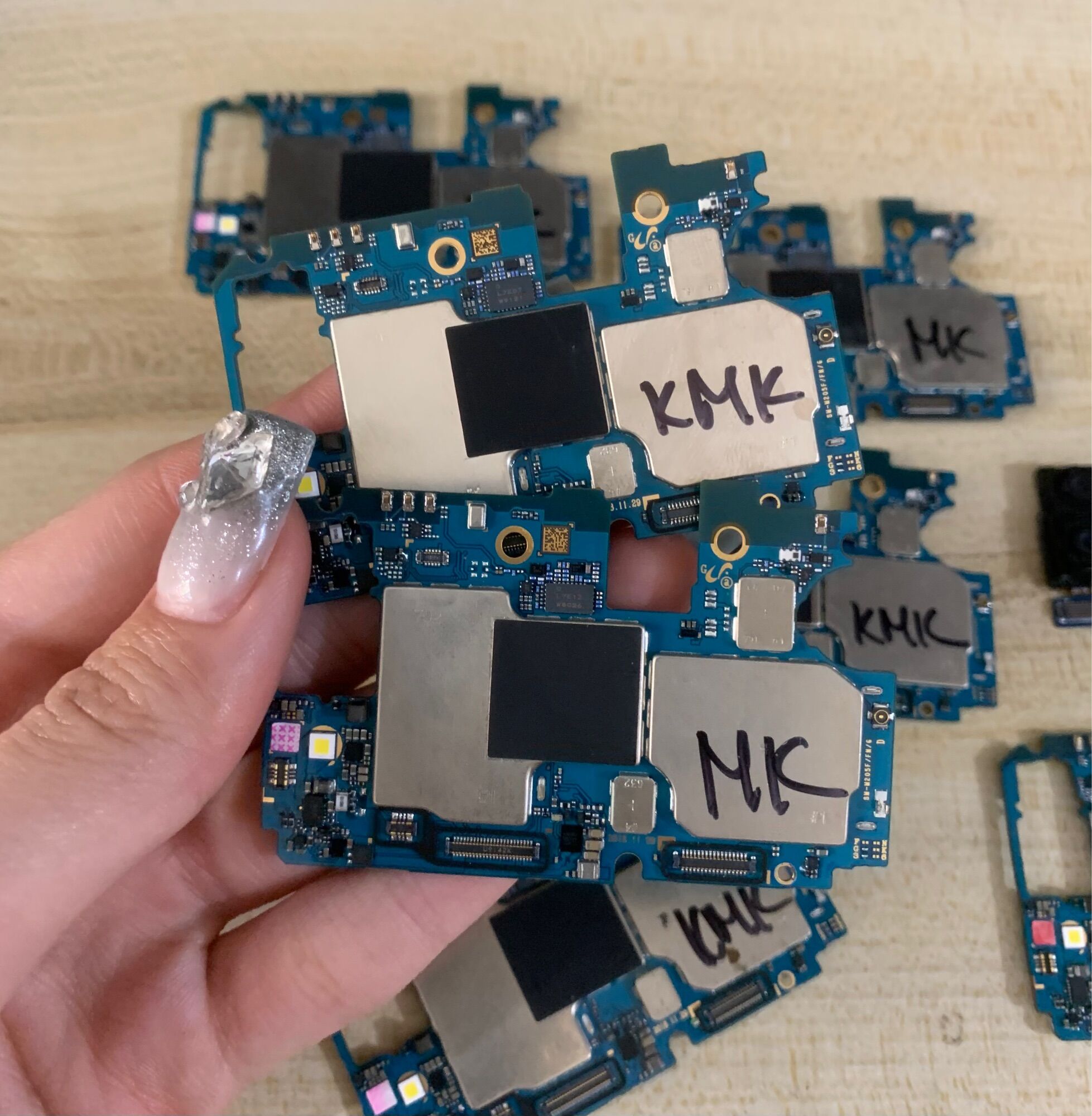 Main SamSung M20 ( M205 ) ZIN Full Chức Năng ( Sim , sạc , wifi ,..) Hàng Cao Cấp.