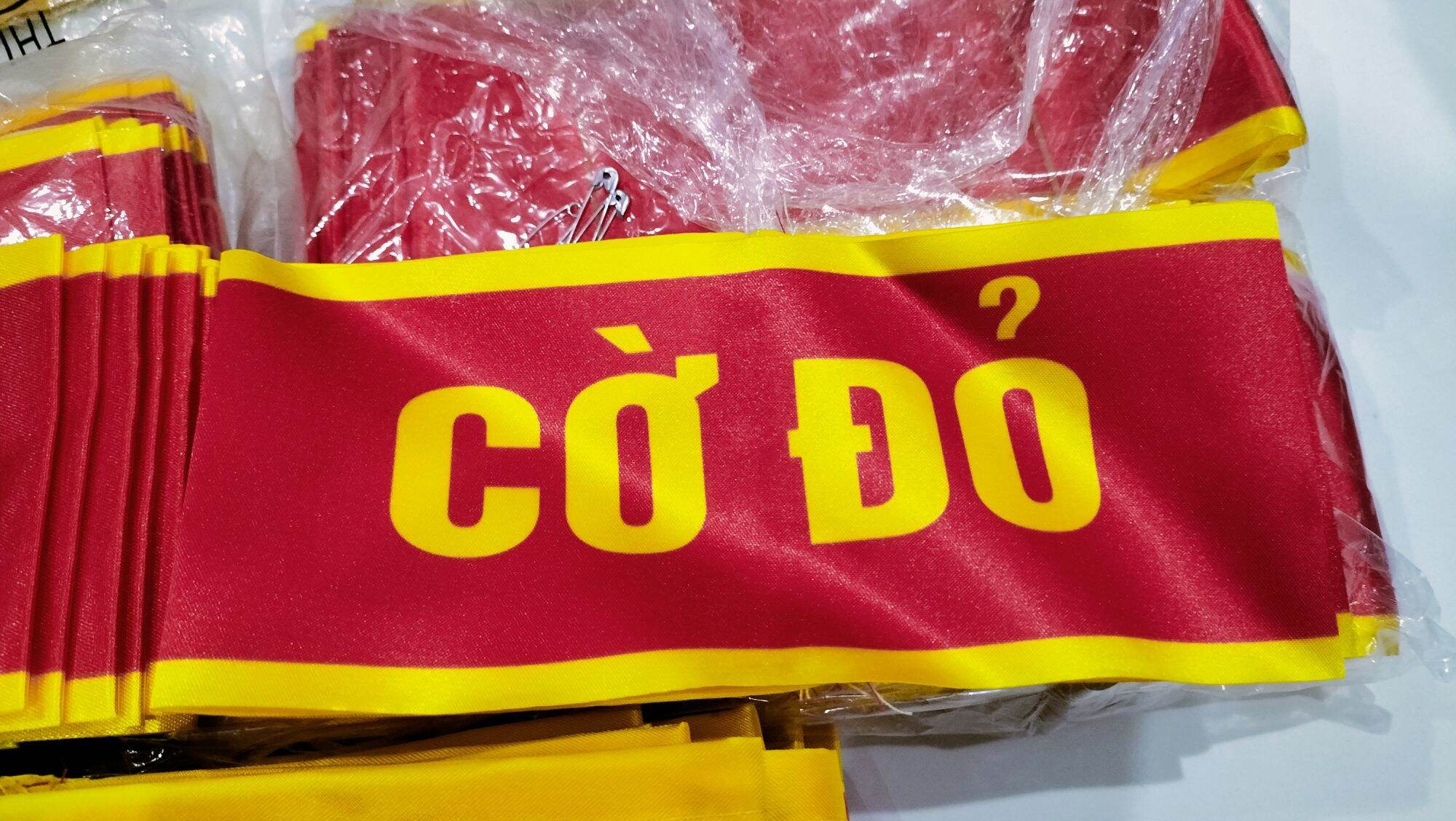 Băng cờ đỏ, băng sao đỏ, băng xung kích  ( combo 5 chiếc)(tặng kèm kim băng)