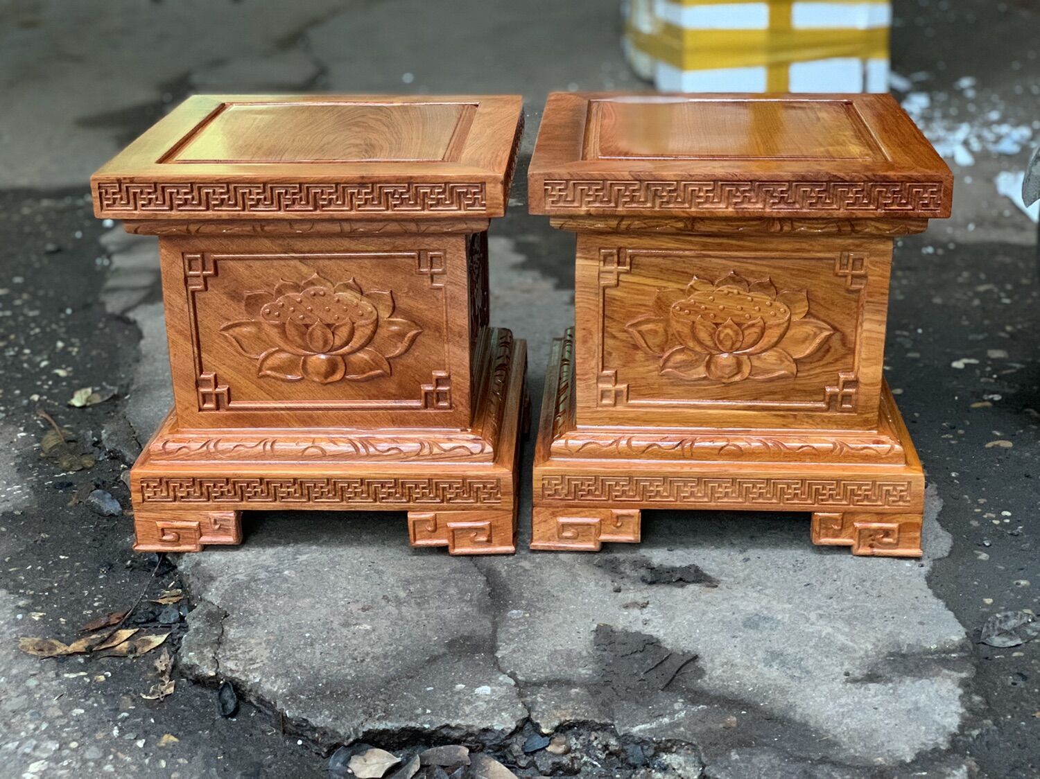 Đôn sen kê loa,kê tượng gỗ hương