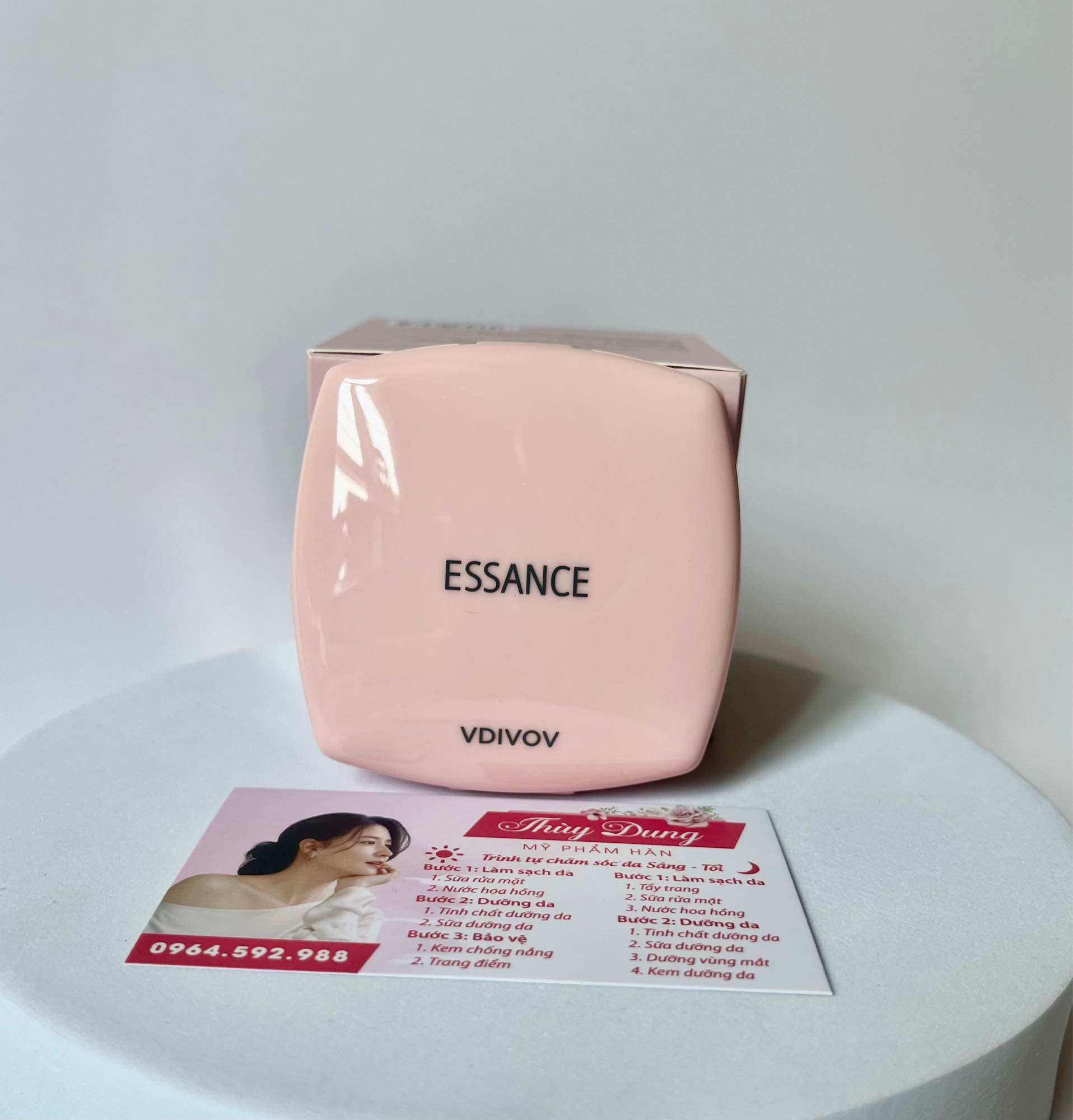 (Tem Chính Hãng)Phấn Phủ Mịn Mượt Essance Silky Pack 9G. Date 2026
