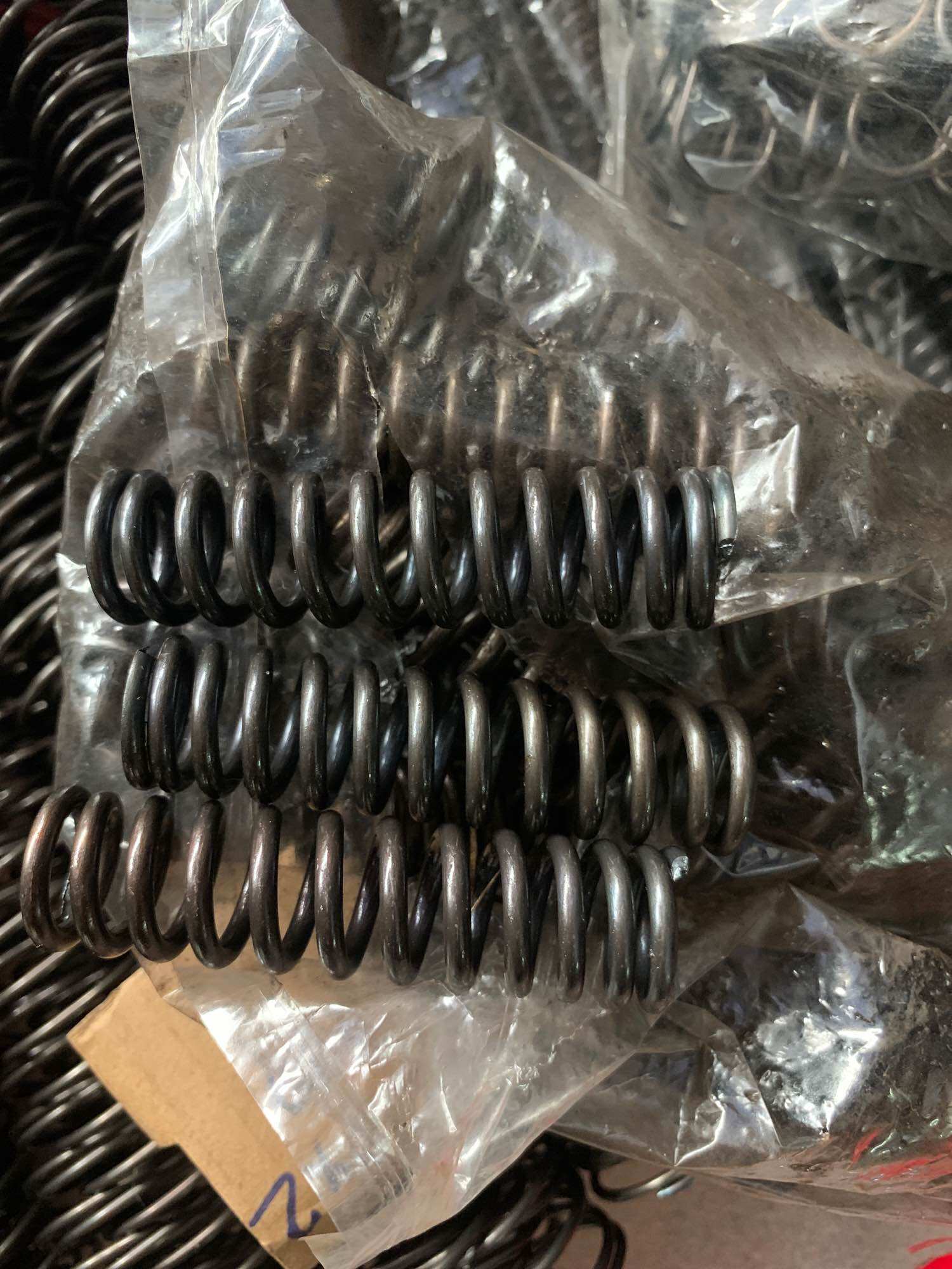 Lò xo nén phi 18 ;20;22;24 sợi 3mm dài 70mm)🅰️🅰️🅰️