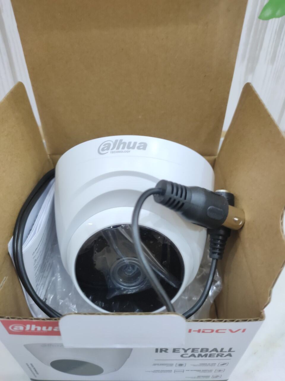 Camera dahua dome 2.0 mp lắp trong nhà,chính hãng bảo hành 24tháng.