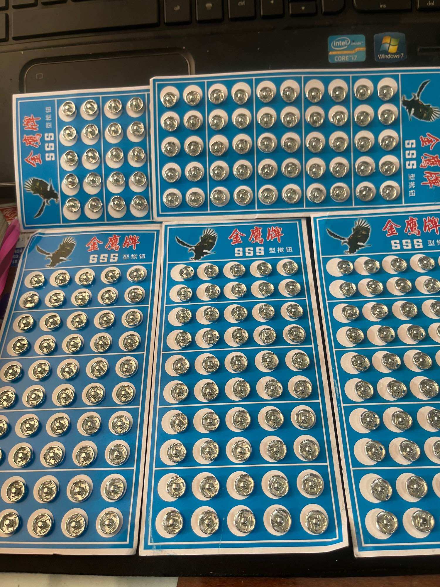 Cúc bấm mini vỉ 50 cúc