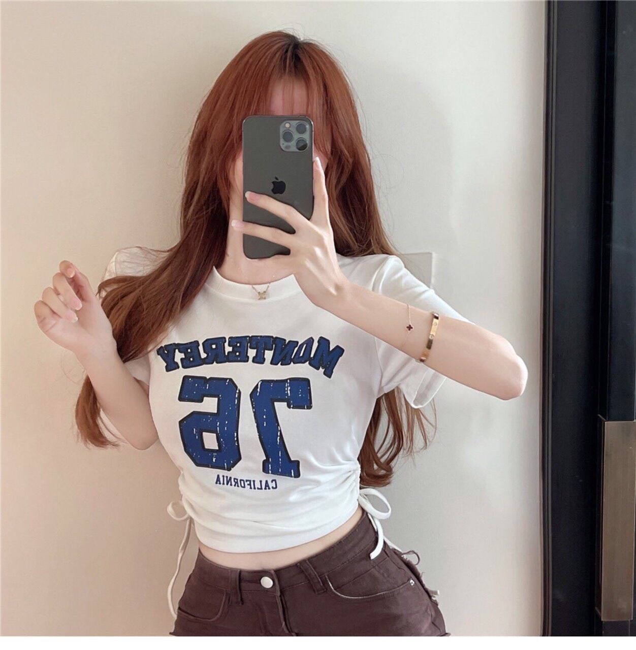 Áo croptop in số 76 rút dây cột eo