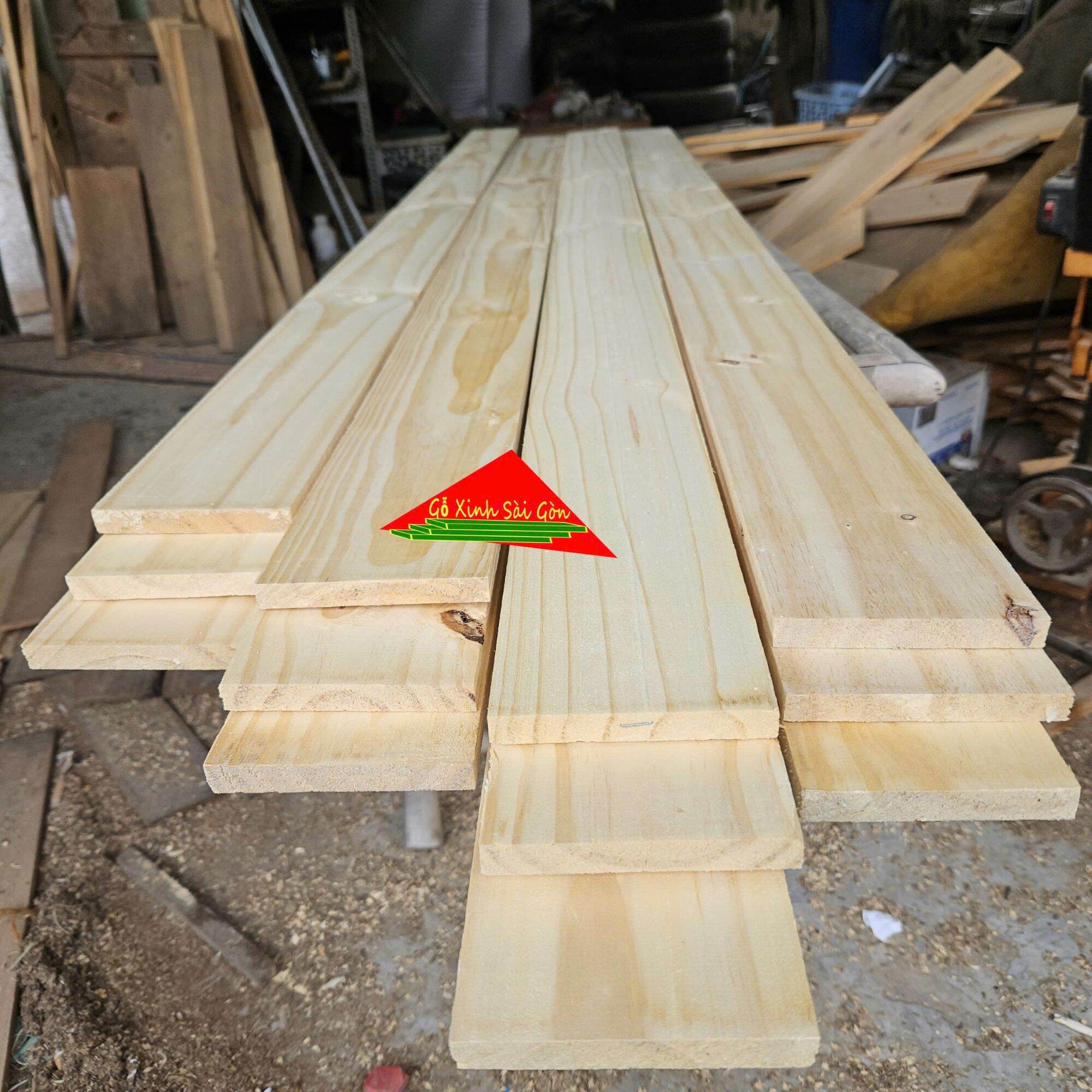 Gỗ thông dài 1m8 x rộng 10cm x dày 1.3cm bào láng 2 mặt dùng đóng kệgiường palletchậu trồng câylàm Homestay