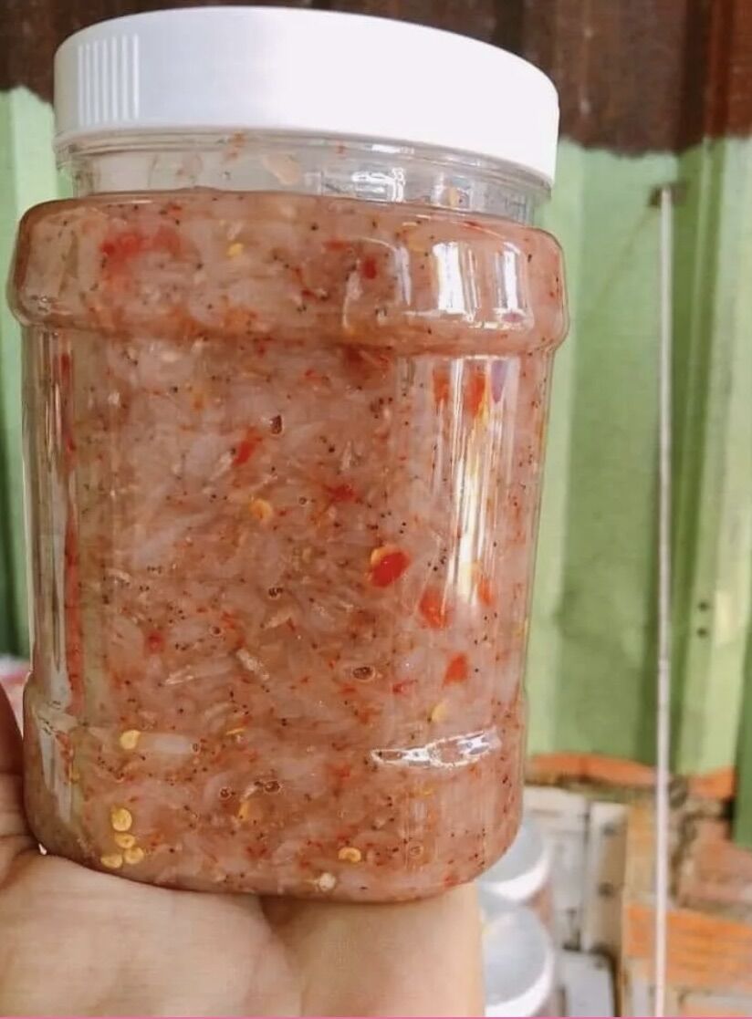 1 Hủ 800 gram mắm tép chua con rươt đặc sản Bến Tre.