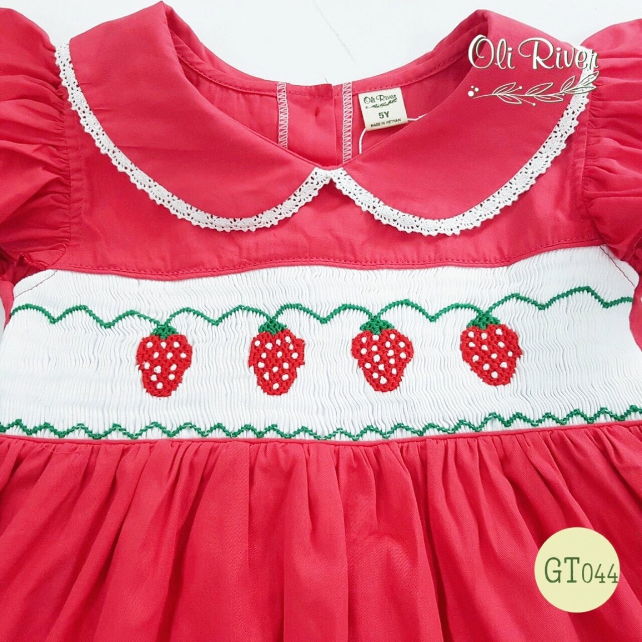 Đầm smock cổ sen thêu dâu tây