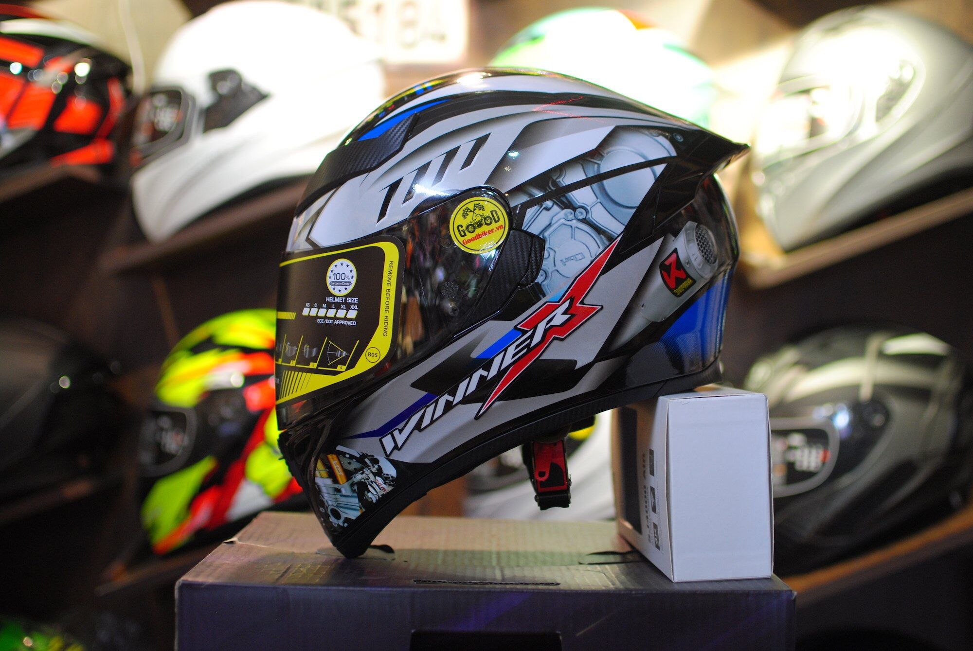 Mũ Bảo hiểm fullface Royal M138 tem Winner X