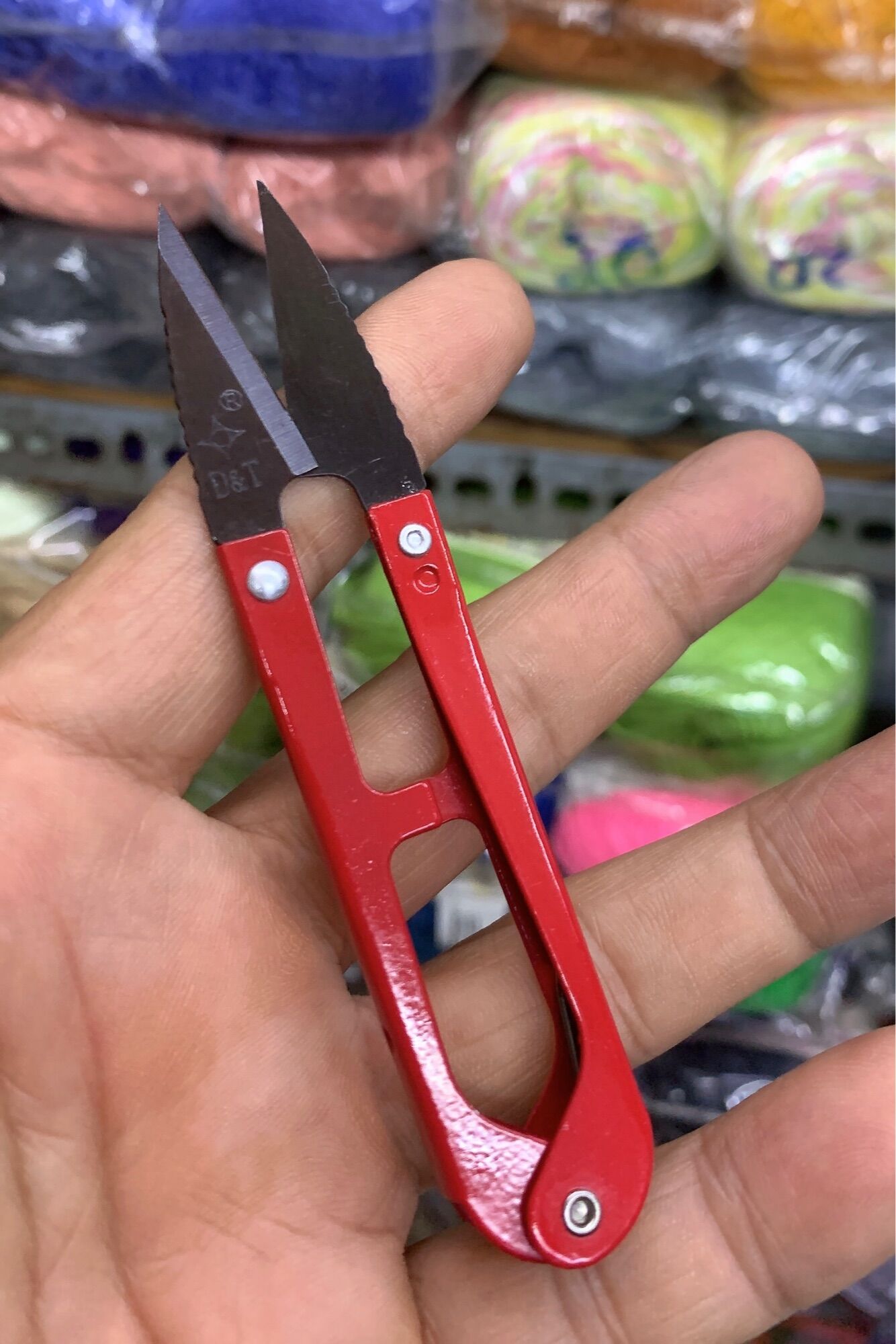 Kéo bấm chỉ loại tốt hiệu D&T