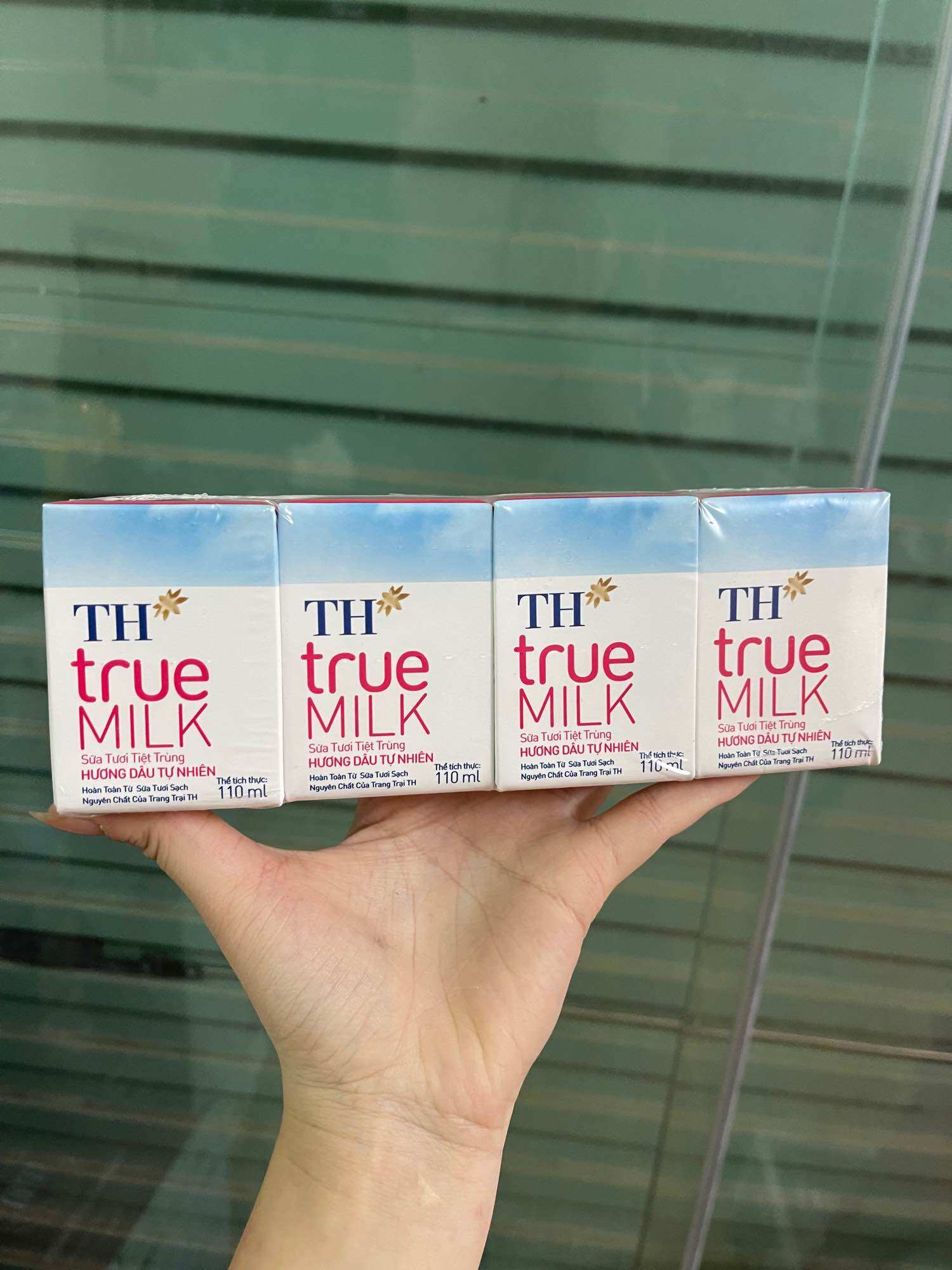 Lốc 4 hộp sữa TH truemilk 110ml các vị