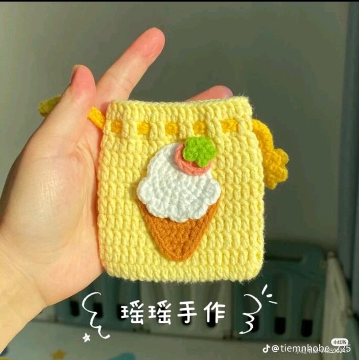 Handmade Drawstring Bag Made of Wool in the Shape of Flowers [Handmade Mushroom]