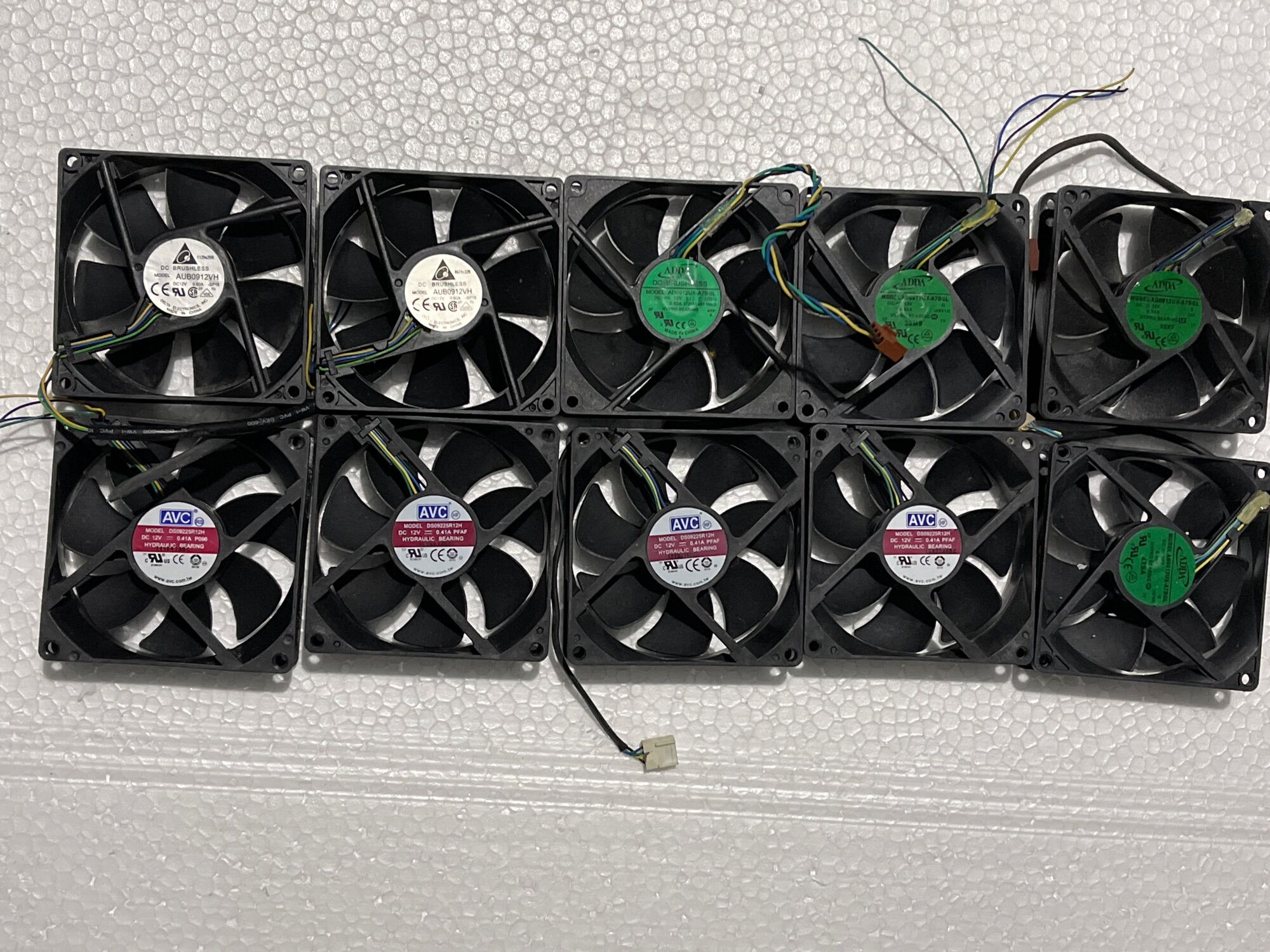 Fan fan 9x9x2.5cm line from 0.40a đến 0.60a