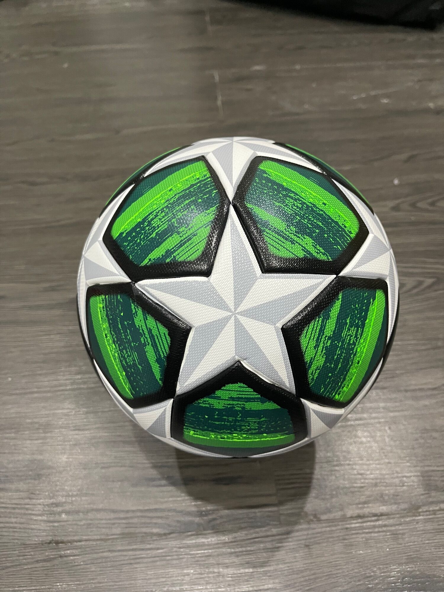 Bóng đúc cao cấp Cúp C1 Châu Âu Champions League( tặng kèm bơm,kim)